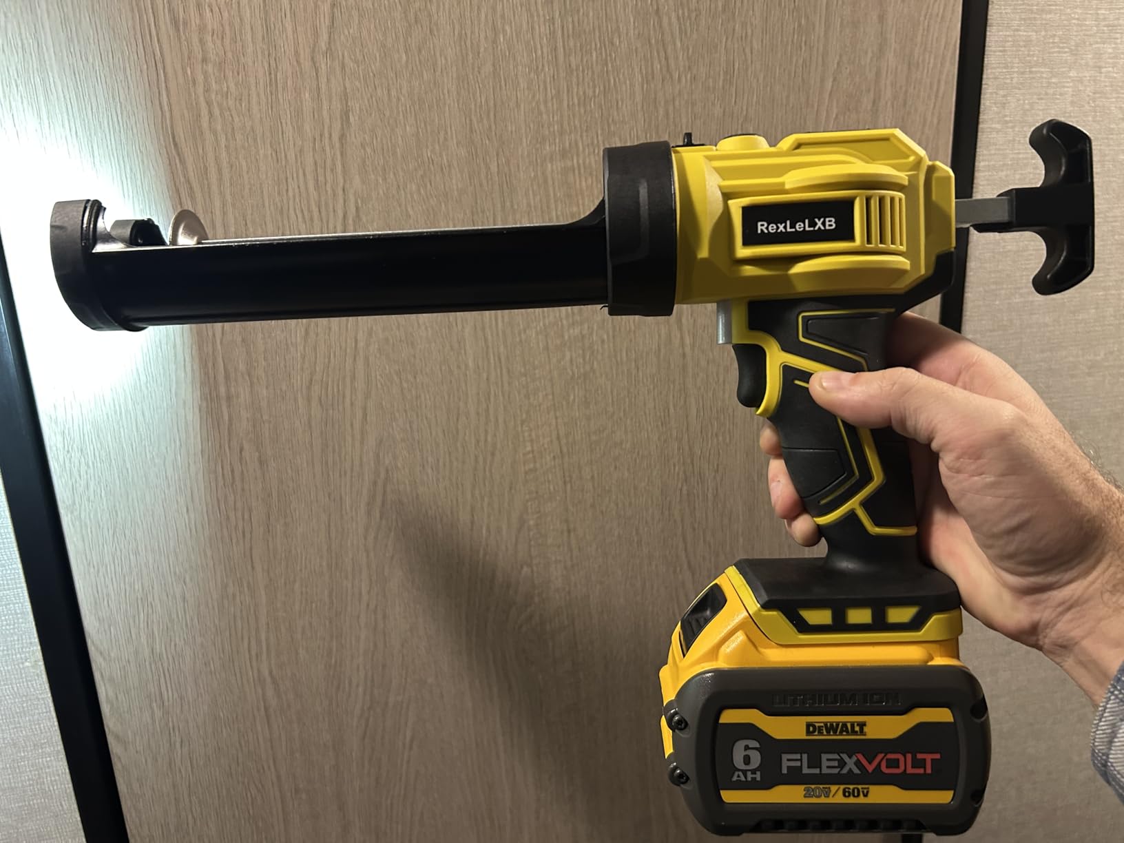 Cordless Caulk Gun for Dewalt 20V Battery, Electric Caulking Gun with 450lm LED Light, 4 Adjustable Speeds, Drip-free Caulk Adhesive Gun, 10oz/300ml Caulking Tool for Filling, Sealing(No Battery) customer photo 1