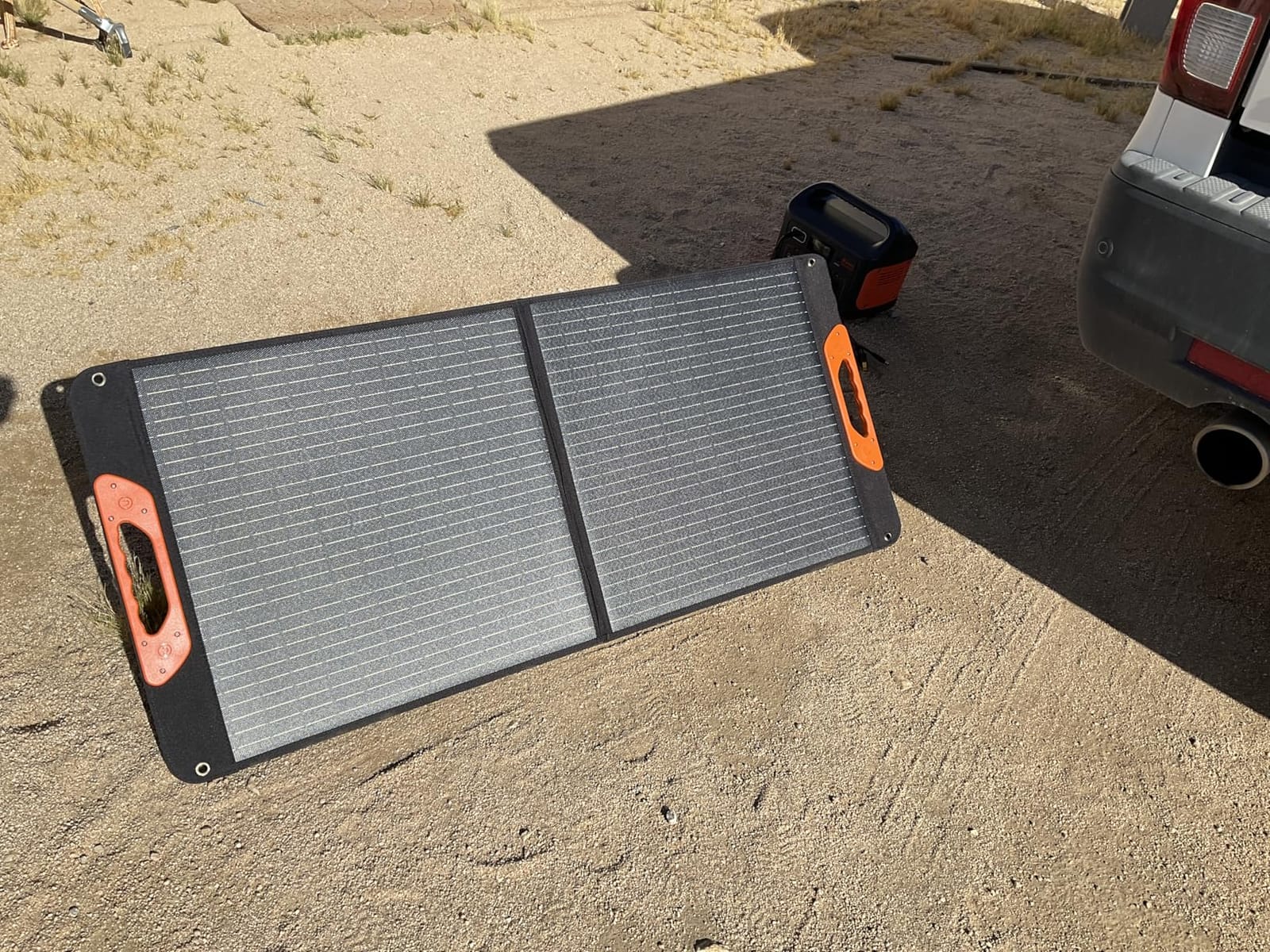 ZOUPW 100W Portable Solar Panel for Power Station,23.5% Efficiency Mono Foldable Solar Charger for Jackery 300/Ecoflow River/Anker/Bluetti,IP67 Waterproof for Camping RV Off-Grid Emergency Power customer photo 1
