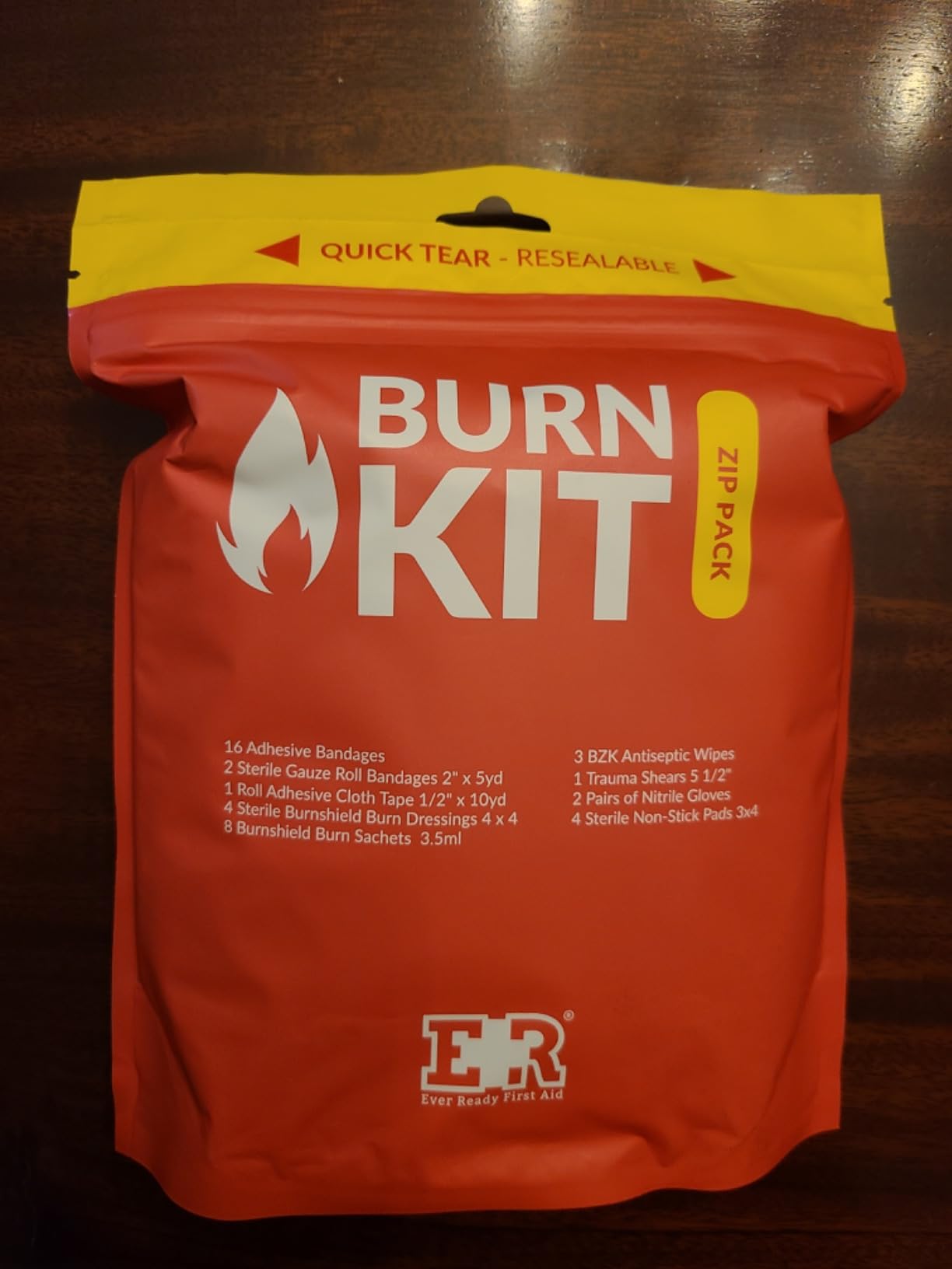 Ever Ready First Aid Emergency Burn Kit in Compact First Aid All-Purpose Resealable Pack for Home, Office & Travel customer photo 1