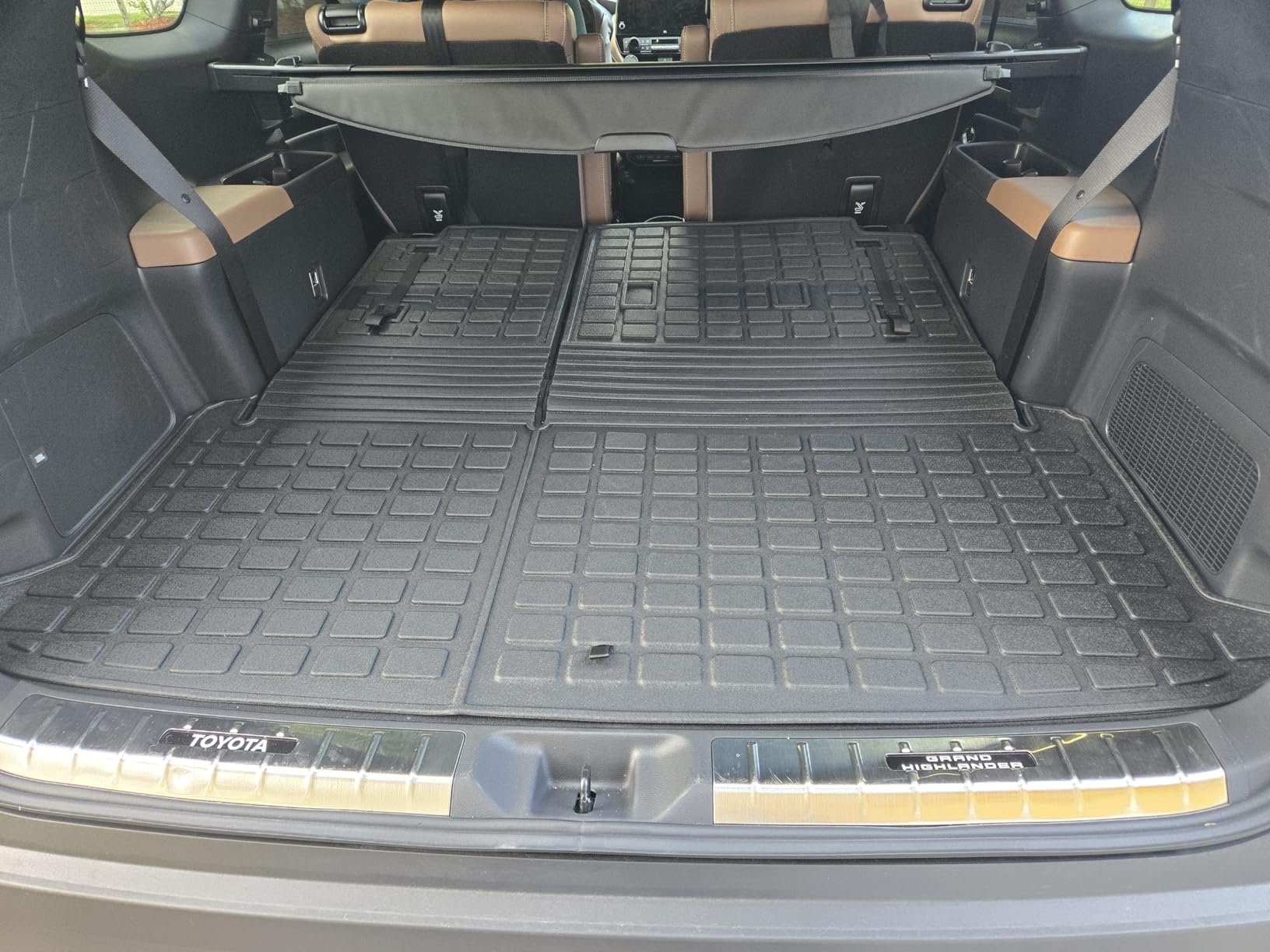 Rongtaod Trunk Mat with Backrest Mat for 2024-2026 Toyota Grand Highlander customer photo 1