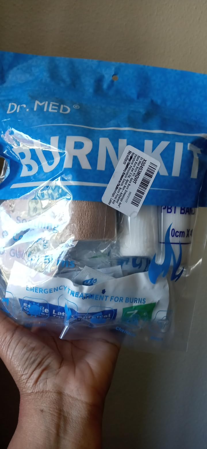 Dr.Med Burn Kit, 4pcs Burn Dressings 4x4”, 8pcs Burn Gel 3.5g, 4pcs Non-Adherent Xeroform Petrolatum Gauze, Burn First Aid Cooling Soothing Cream with Bandage, Latex Surgical Gloves, Scissors, Tape customer photo 1