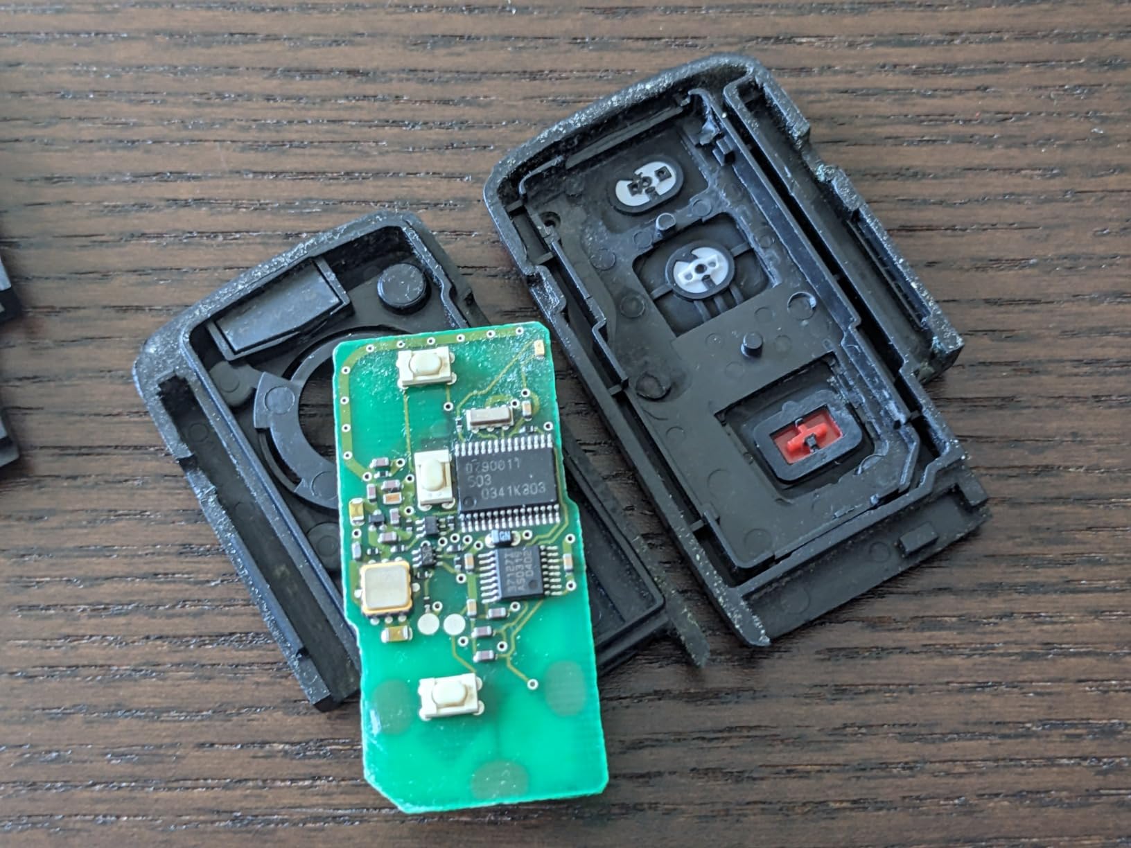 SUPALAND Key Fob Shell Cover Case Replacement Fits for 2004 2005 006 2007 2008 2009 Toyota Prius Keyless Remote Control 3 Button Pad Cover (Empty Key Shell) customer photo 1