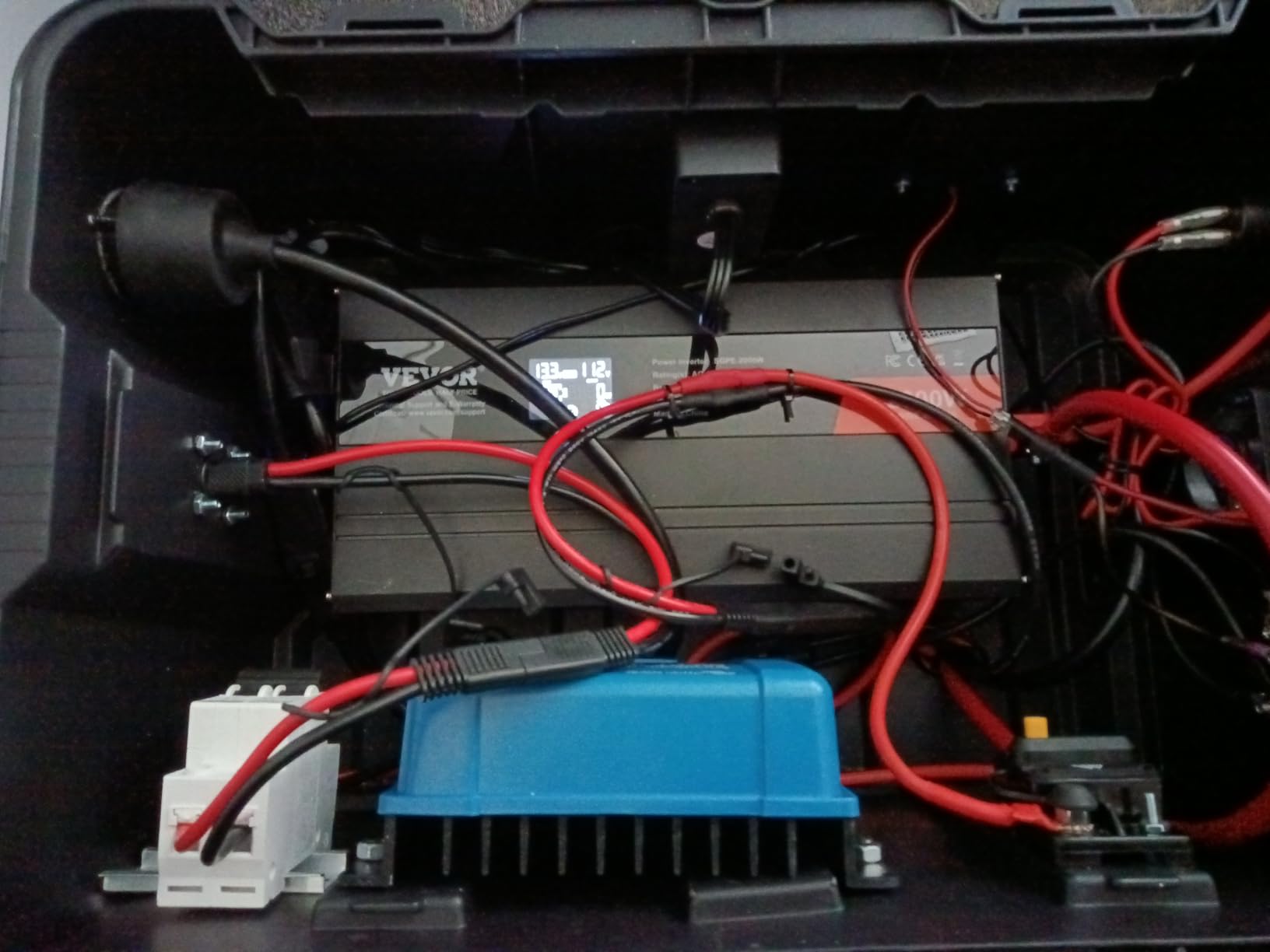 VEVOR Pure Sine Wave Inverter 3000 Watts 12V DC to 120V AC Power Inverter customer photo 1