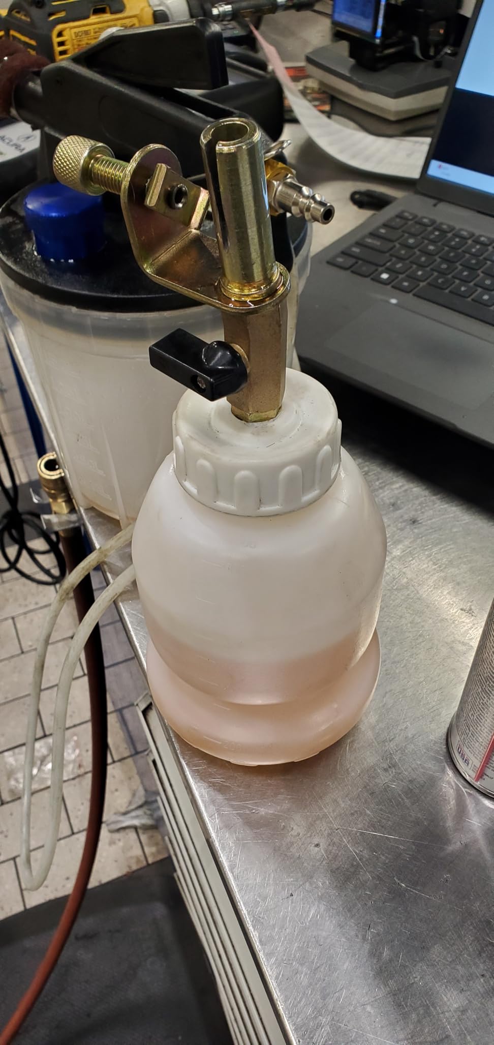 3L Brake Bleeder Kit, One Person Vacuum Brake Fluid Bleeder Kit customer photo 1