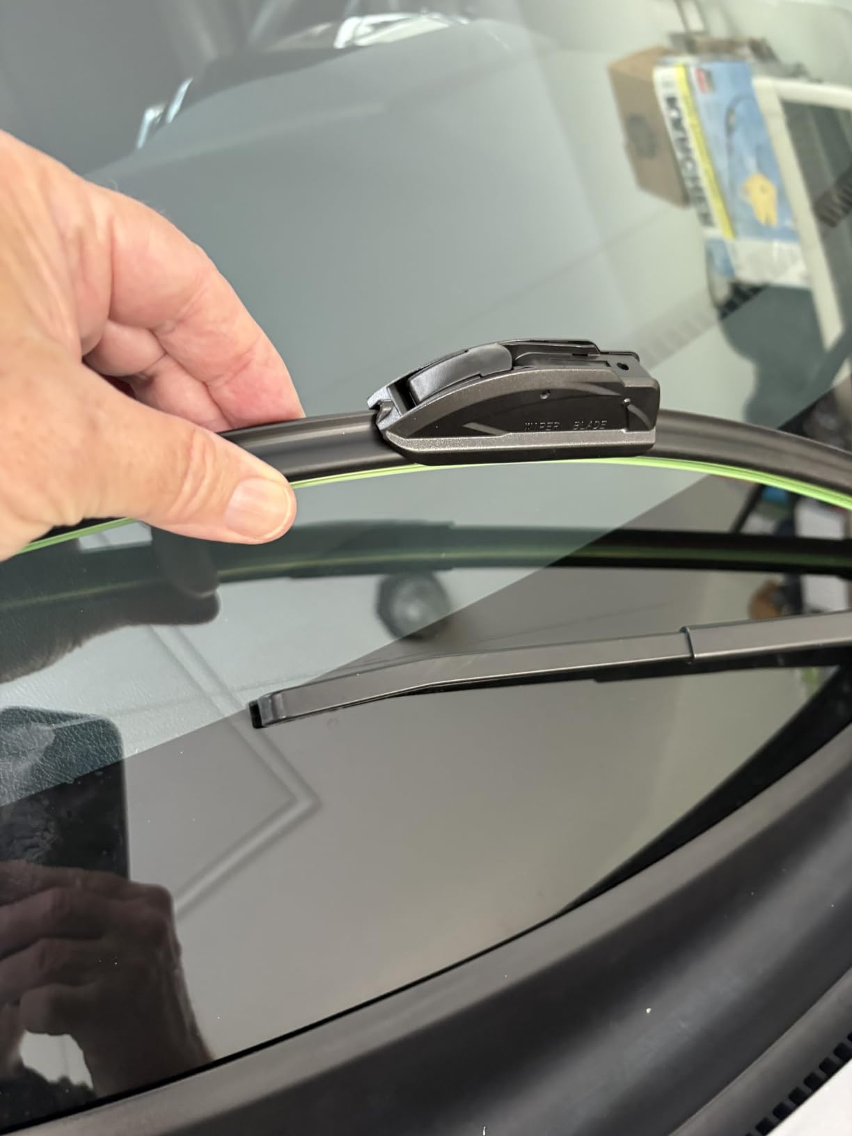 WINDSMILE Windshield Wiper Blades Replacement for Nissan Kicks 2018-2024 customer photo 1