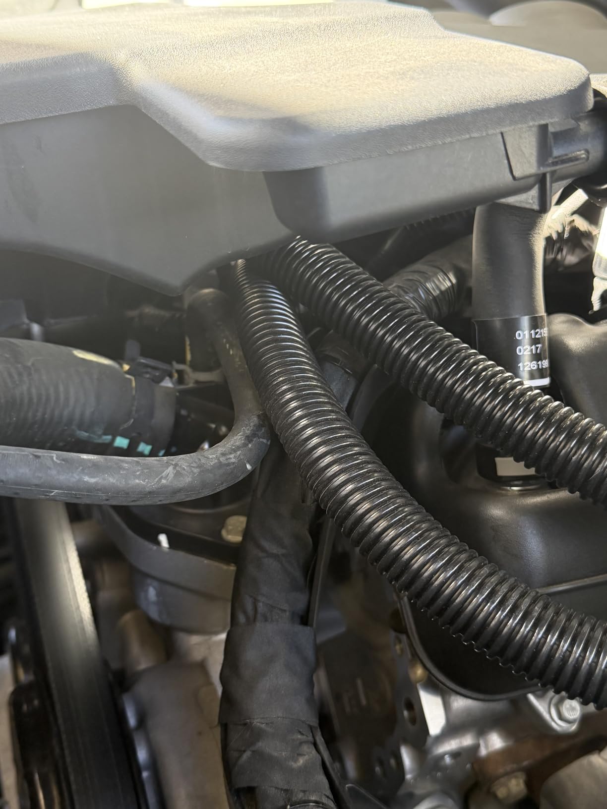 Oil Catch Can Oil Separator Fit for Sierra 1500 Chevy Silverado 1500 14-18 customer photo 2
