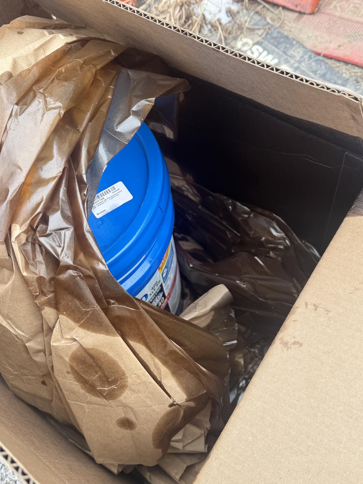 Delo 222290465 400 XLE Synthetic Blend 15W-40 Motor Oil - 5 Gallon Pail customer photo 1