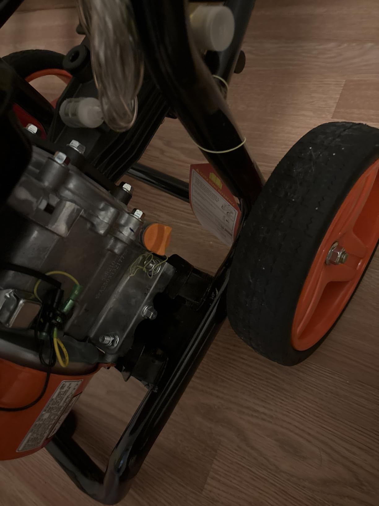 VEVOR Gas Pressure Washer, 3600 PSI 2.6 GPM, Gas Powered Pressure Washer with Copper Pump, Spray Gun and Extension Wand, 5 Quick Connect Nozzles, for Cleaning Cars, Homes, Driveways, Patios customer photo 2