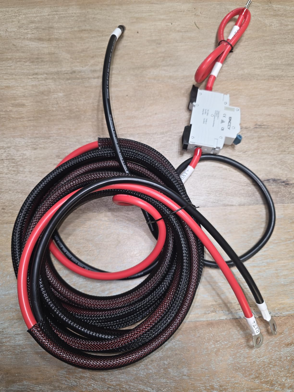 BLUETTI Charger 1, 560W Alternator Charger, Fast DC-DC Charging customer photo 2