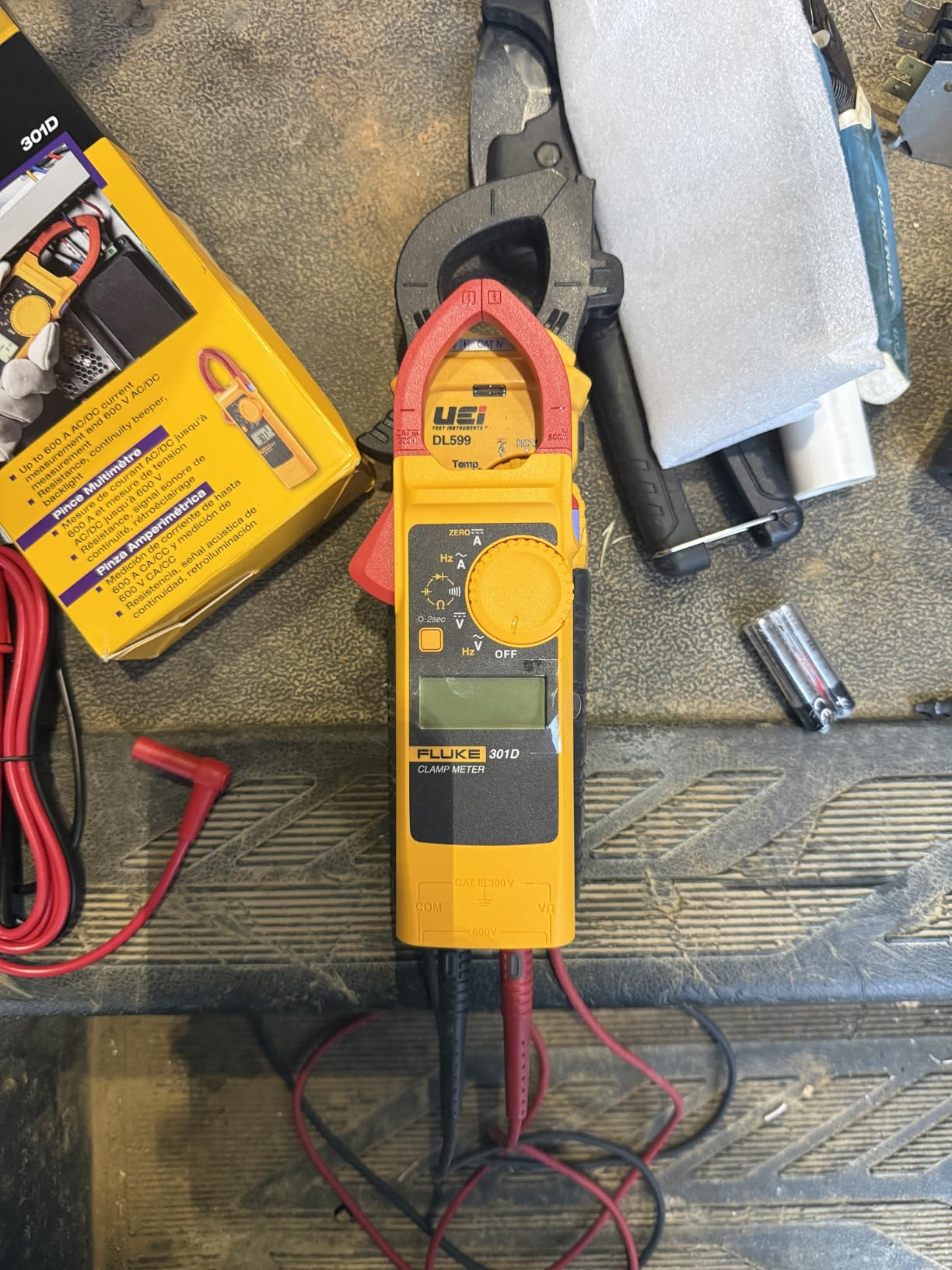 Fluke-301D/ESP, 600A AC/DC Clamp Meter with Slim Body and Thin Jaw Arm customer photo 1