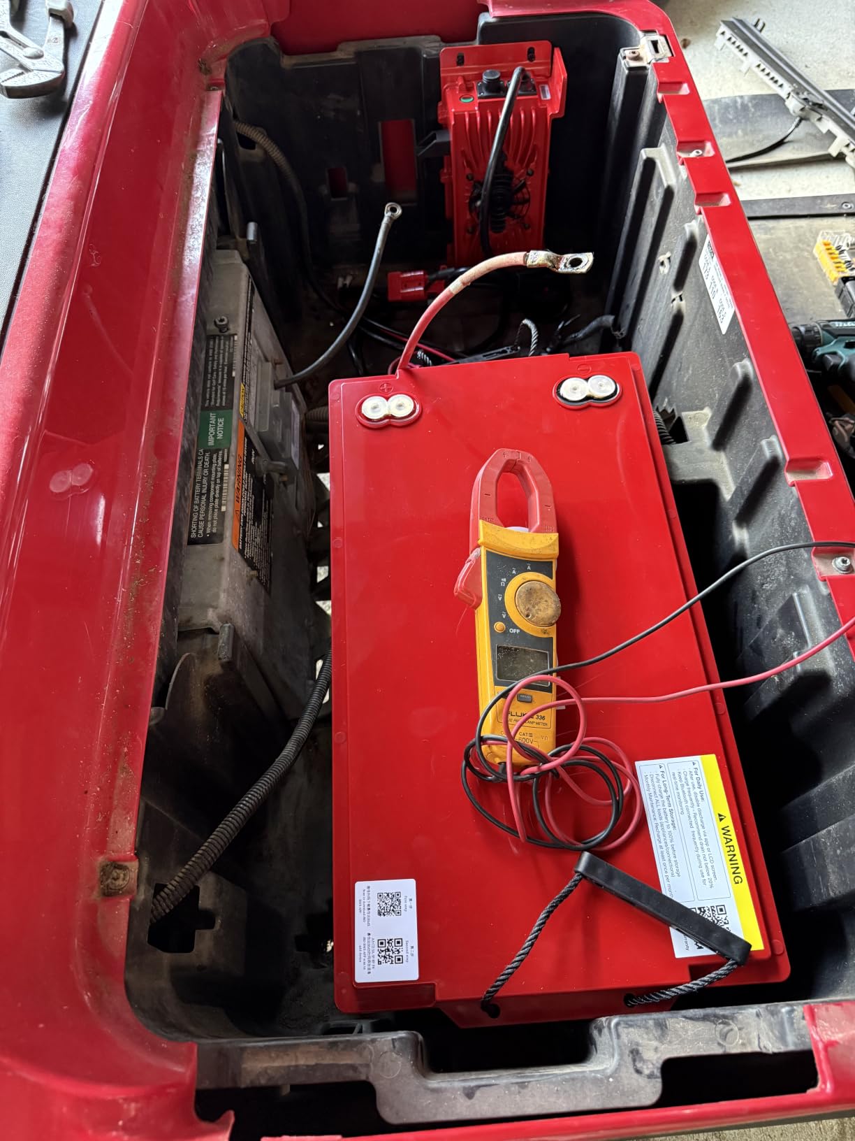 48V(51.2V) LiFePO4 Lithium Golf Cart Battery Built-in 250A BMS,with 48V 20A Lithium Battery Charger,Mobile APP,Touch Monitor,Port Plug and retention strap,6000+ Cycles,Perfect for Golf Carts (Plastic) customer photo 1