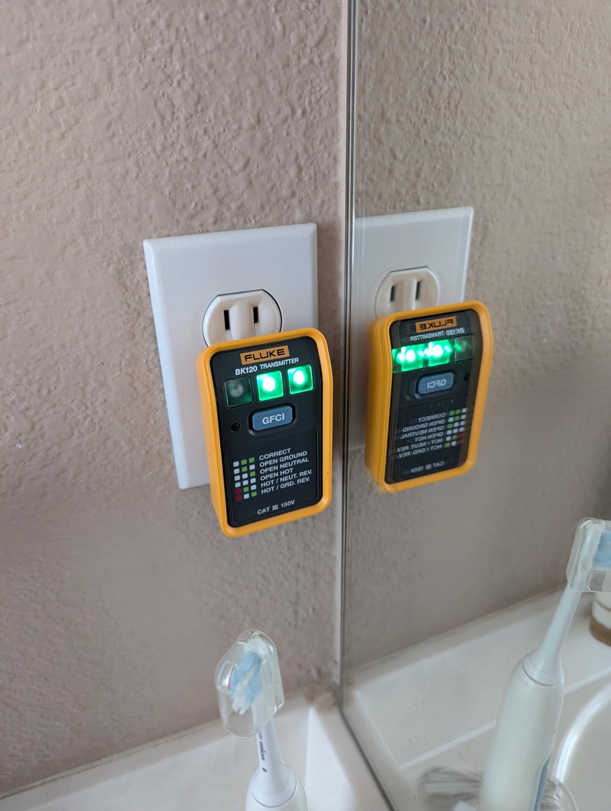 Fluke BK120 SmartTrace Breaker Finder and Socket Tester customer photo 1