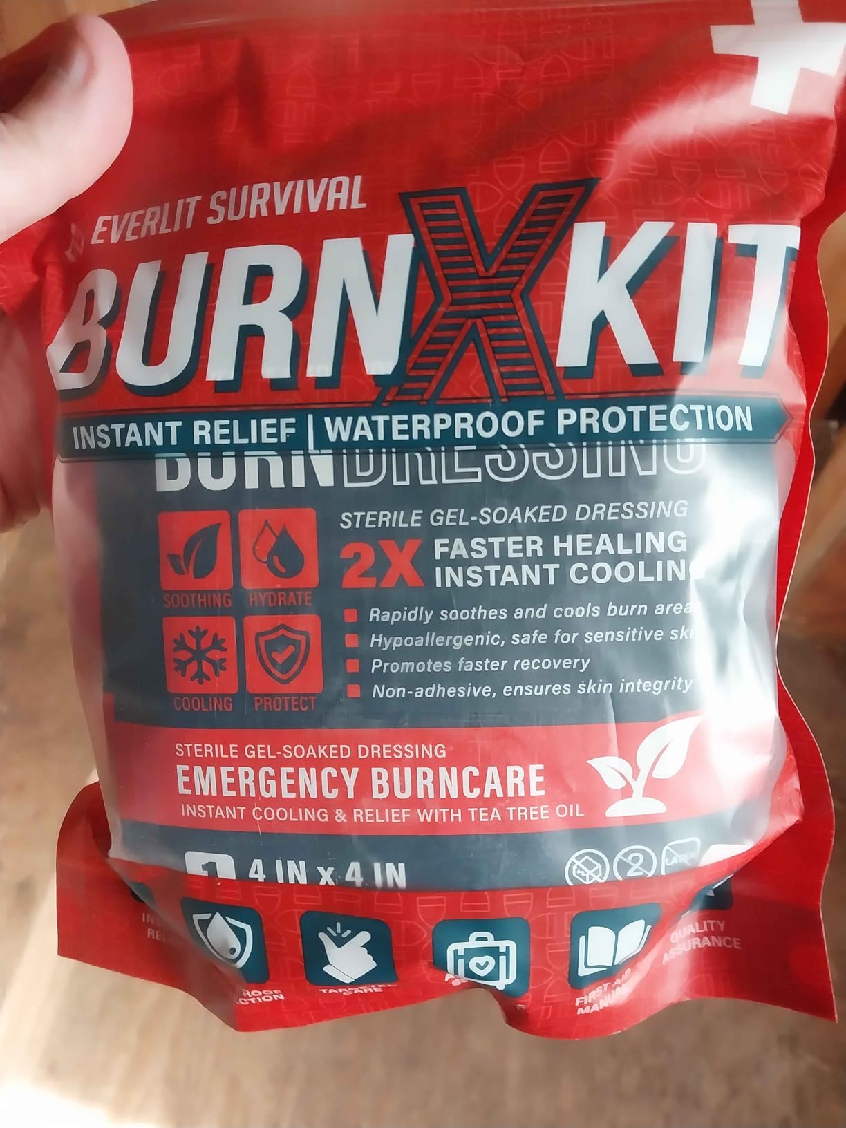 EVERLIT Burn Kit with Sterile Waterproof Wound Dressing | Hydrogel-Foam Burn Dressings, Burn Gel, Non-Stick Pads, Gauze & Shears | 30pcs First Aid Supplies for Instant Cooling, Soothing & Relief customer photo 1