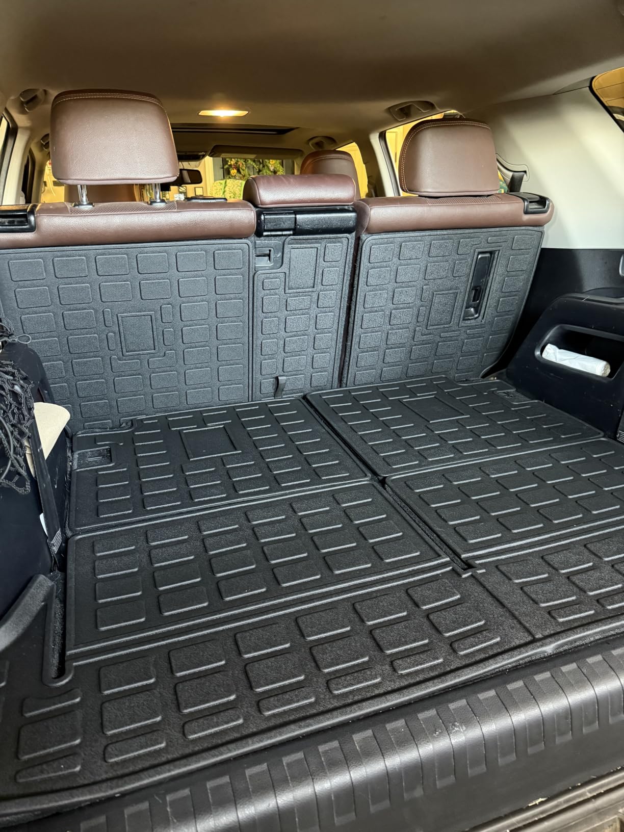 Rongtaod Trunk Mat with Backrest Mat for 2018-2025 2026 Volkswagen Atlas customer photo 1