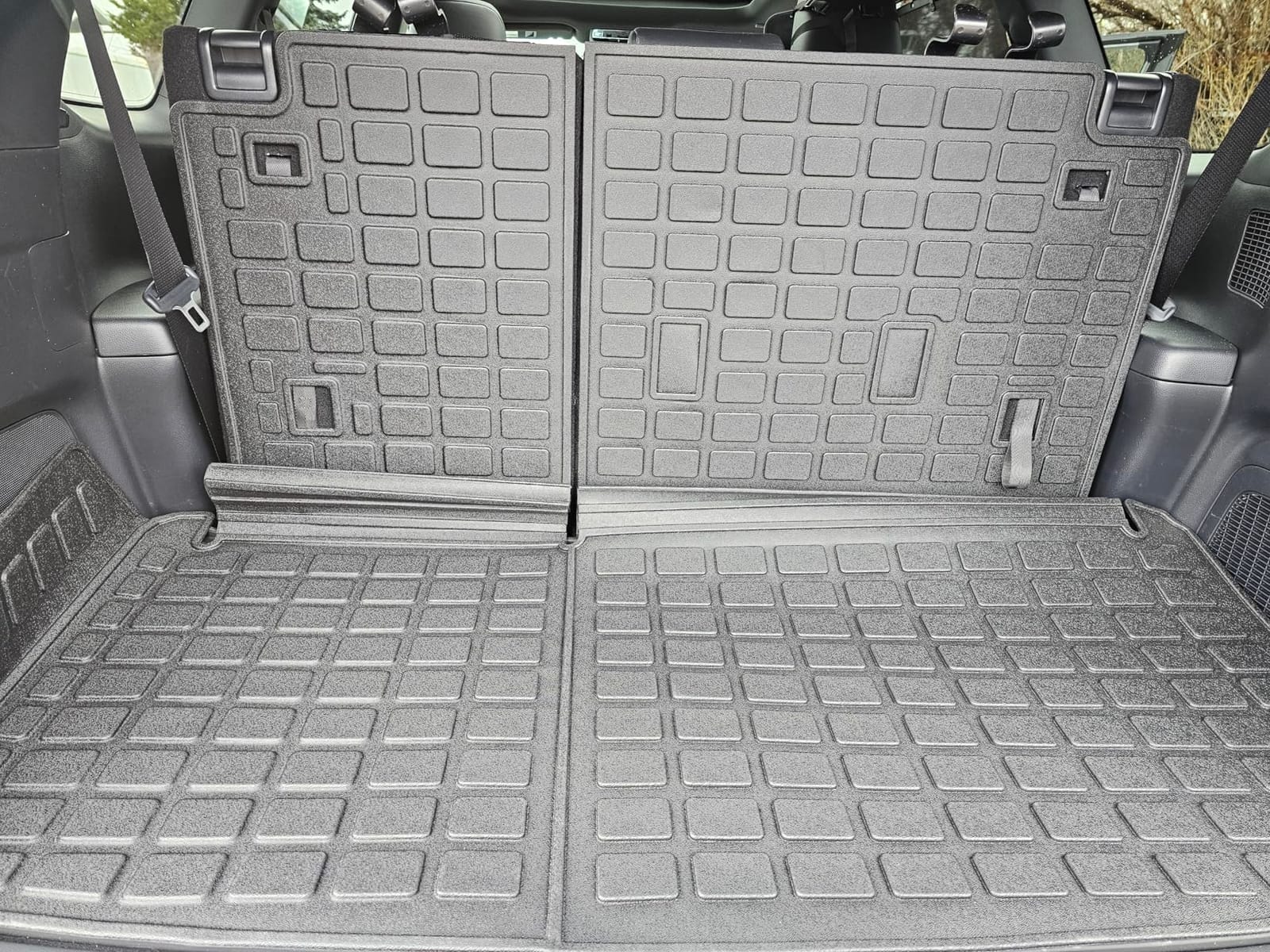 Rongtaod Trunk Mat with Backrest Mat for 2018-2025 2026 Volkswagen Atlas customer photo 2
