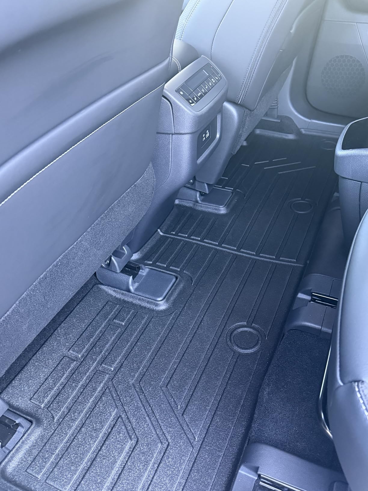 Rongtaod Floor Mats Set (5 PCS) for 2018-2026 Volkswagen Atlas Accessories customer photo 2
