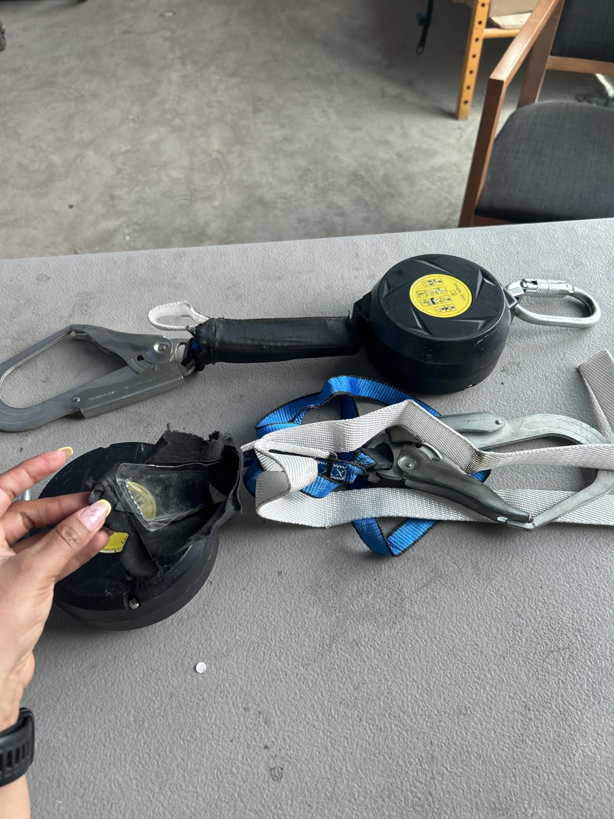 11FT Self Retracting Lifeline Fall Protection Retractable Lanyard, Fall Arrest Safety Yoyo for Construction Industrial - OSHA/ANSI Compliant (Large Hook) customer photo 2