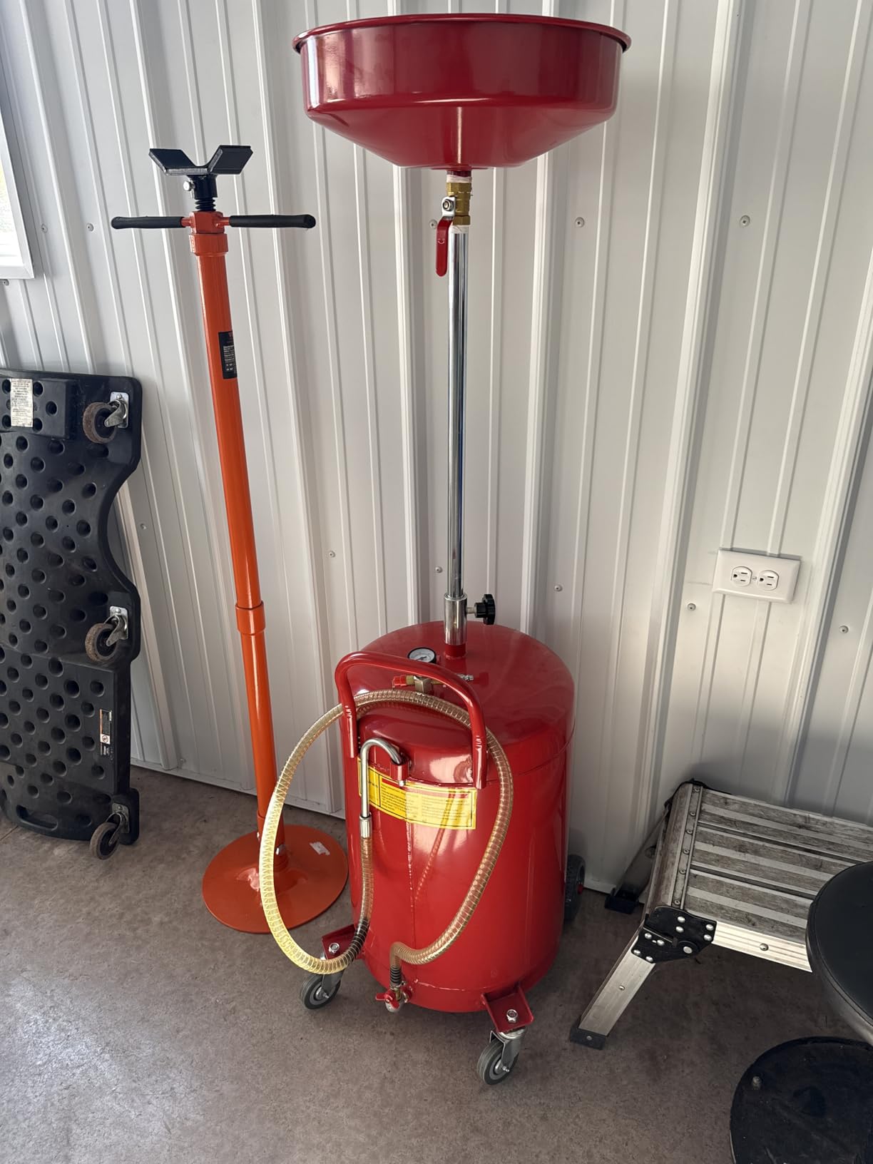VEVOR 20-Gallon Waste Oil Drain Tank, Air Operated Portable Oil Drainer with Adjustable Funnel Height, Fluid Fuel Transfer Drainage with Wheels, Oil Change Container for Auto Repair Shops, Garages customer photo 2