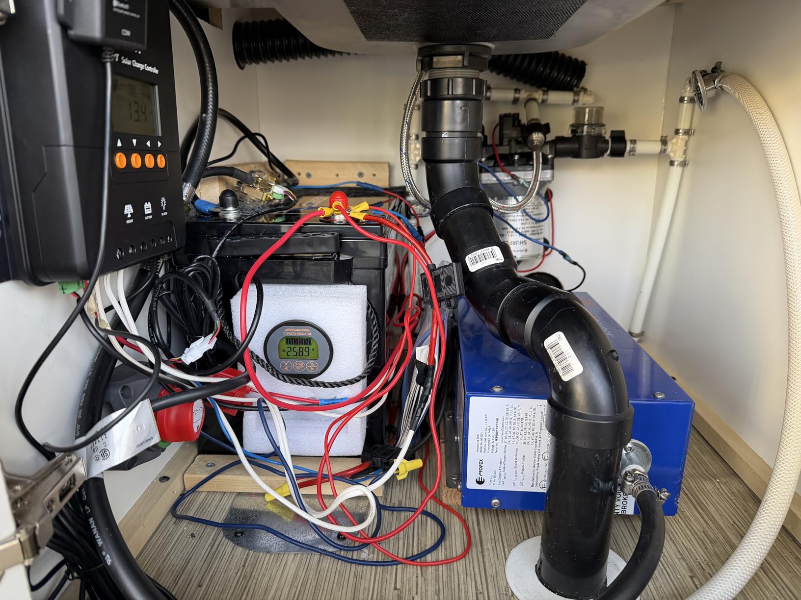 12V 600Ah LiFePO4 Lithium Battery Built-in 200A BMS customer photo 2