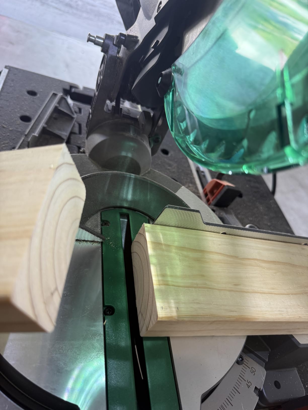 Metabo HPT 10-Inch Single Bevel Compound Miter Saw, 15-Amp Power Saw with Xact Cut Shadow Line, Precision Miter Angles, Single Bevel 0-45°, 40T TCT Miter Saw Blade, Lightweight Design, C10FCG2 customer photo 2