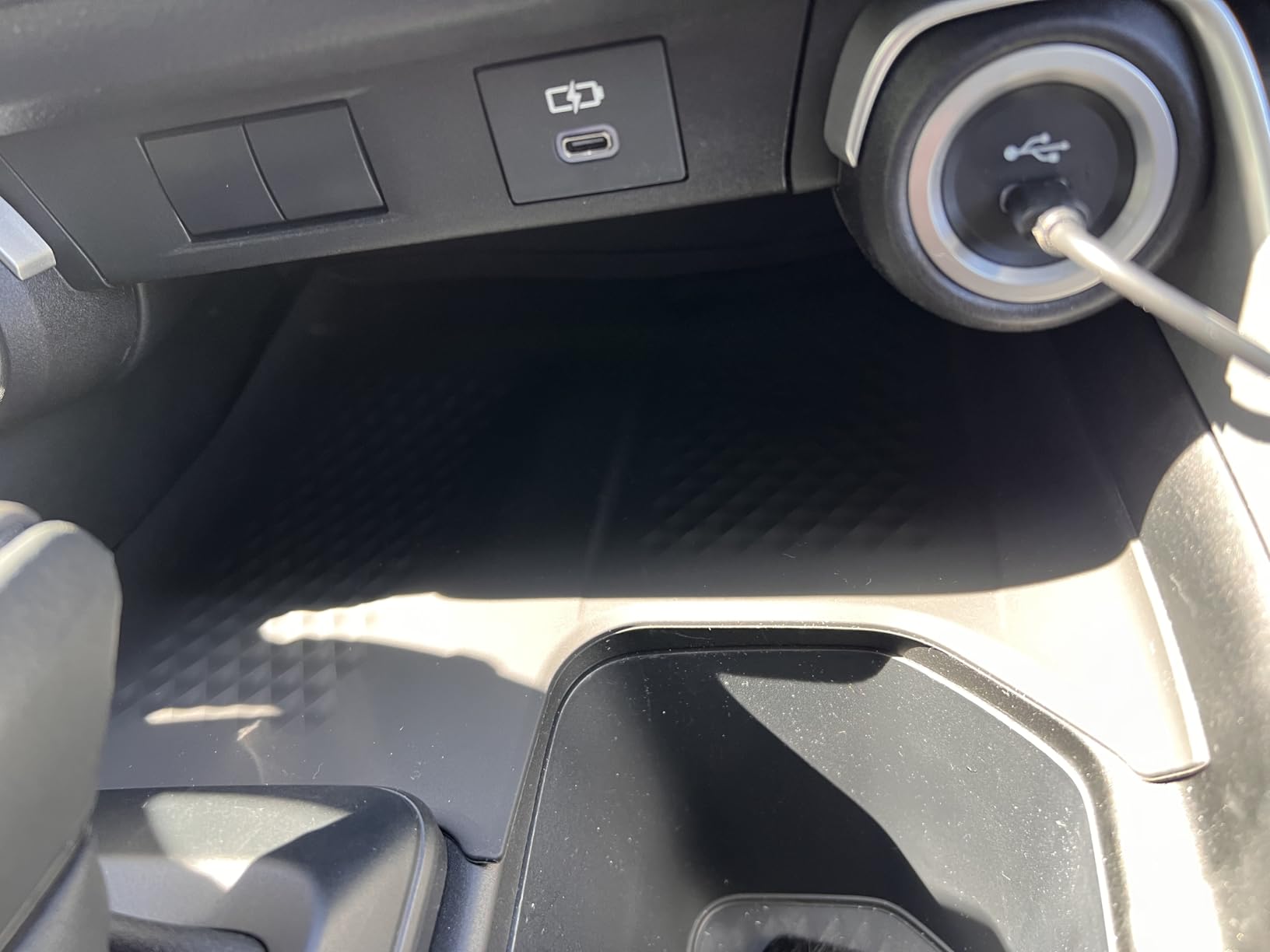 Wireless Charging Pad for 2024-2026 Subaru Crosstrek Accessories customer photo 1