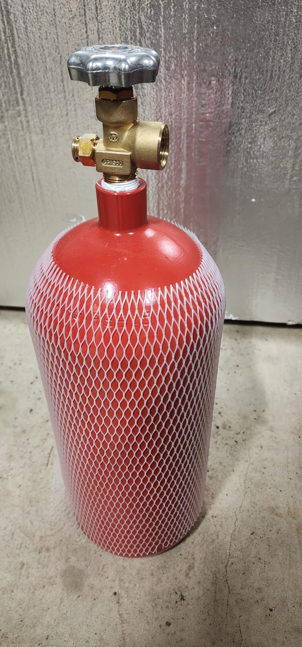 40 Cubic Foot DOT Approved Steel Nitrogen Cylinder with CGA580 Valve(Empty) customer photo 2