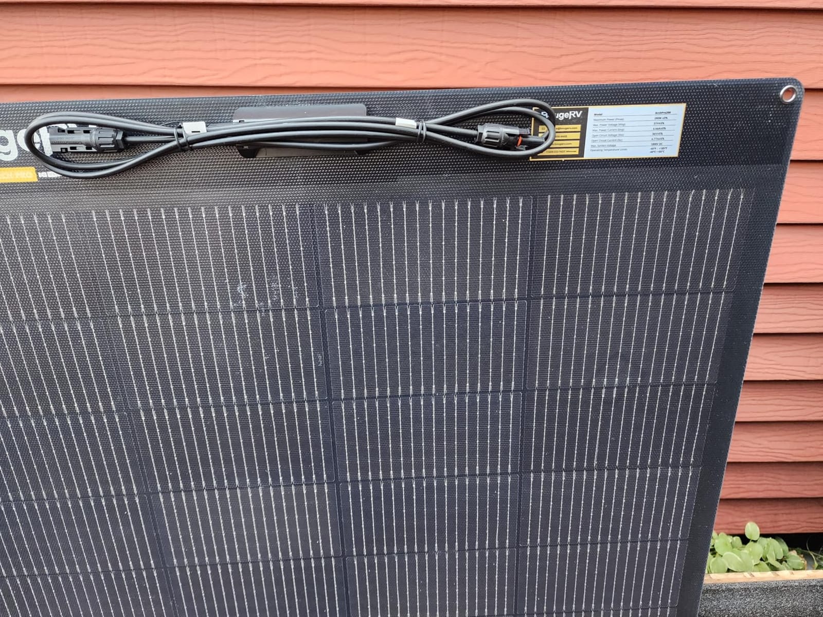 BougeRV Arch Pro 200W Anti-Shading N-Type Fiberglass Flexible Solar Panel customer photo 1