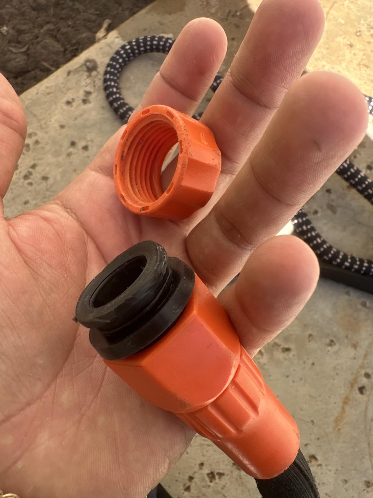 Black + Decker® 25 ft x 5/8 in, Expanding Garden Hose – Lightweight, Kink-Resistant, Quick Repair Couplings® BXMHBB22182 customer photo 1