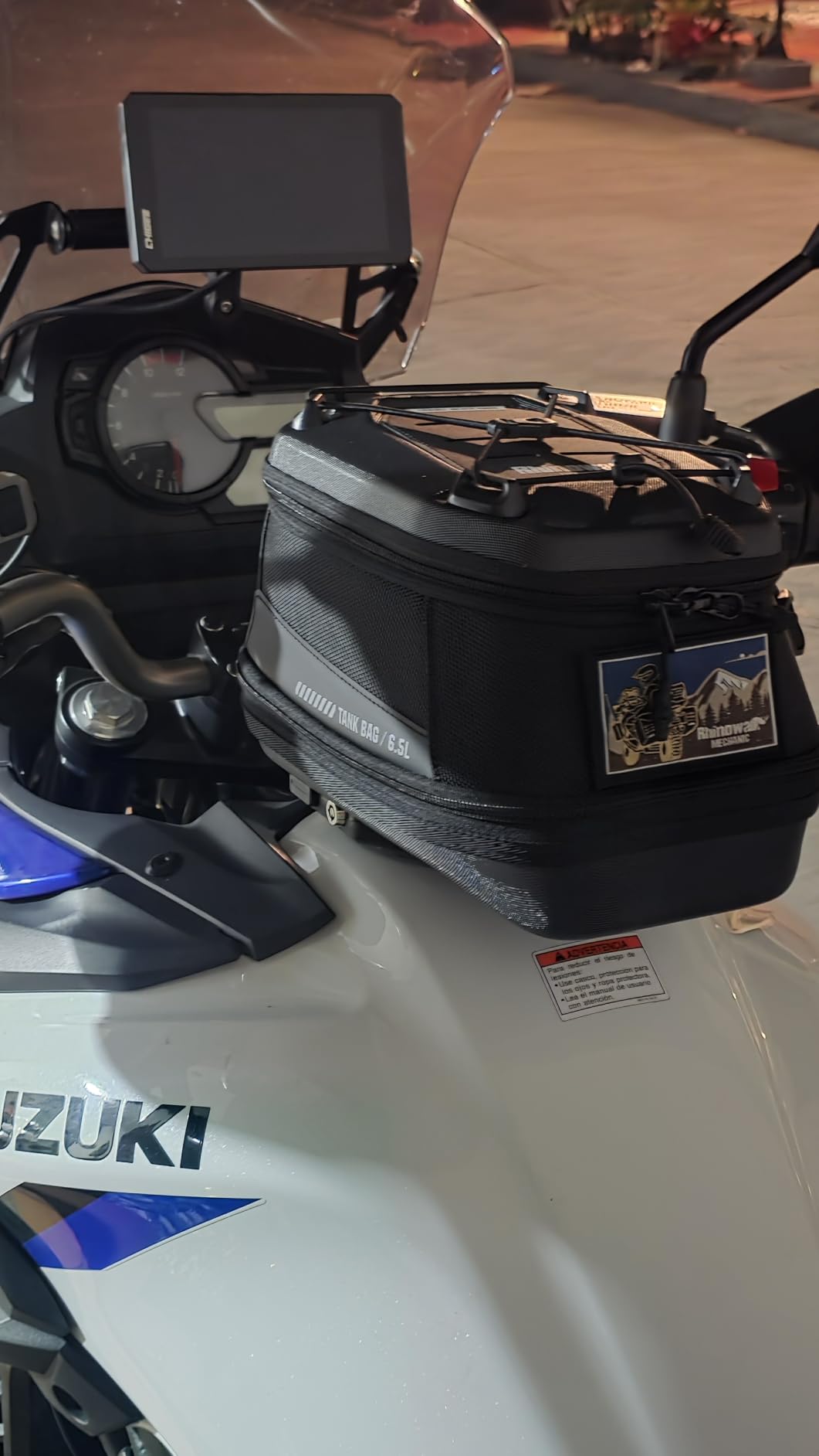 Rhinowalk Motorcycle Tank Bag 5L-6.5L with Strong Magnetic Quick Release Magnetic Tank Bag with Rain Cover fits Harley Davidson, Indian, Honda, Yamaha, Suzuki and More-Black customer photo 1