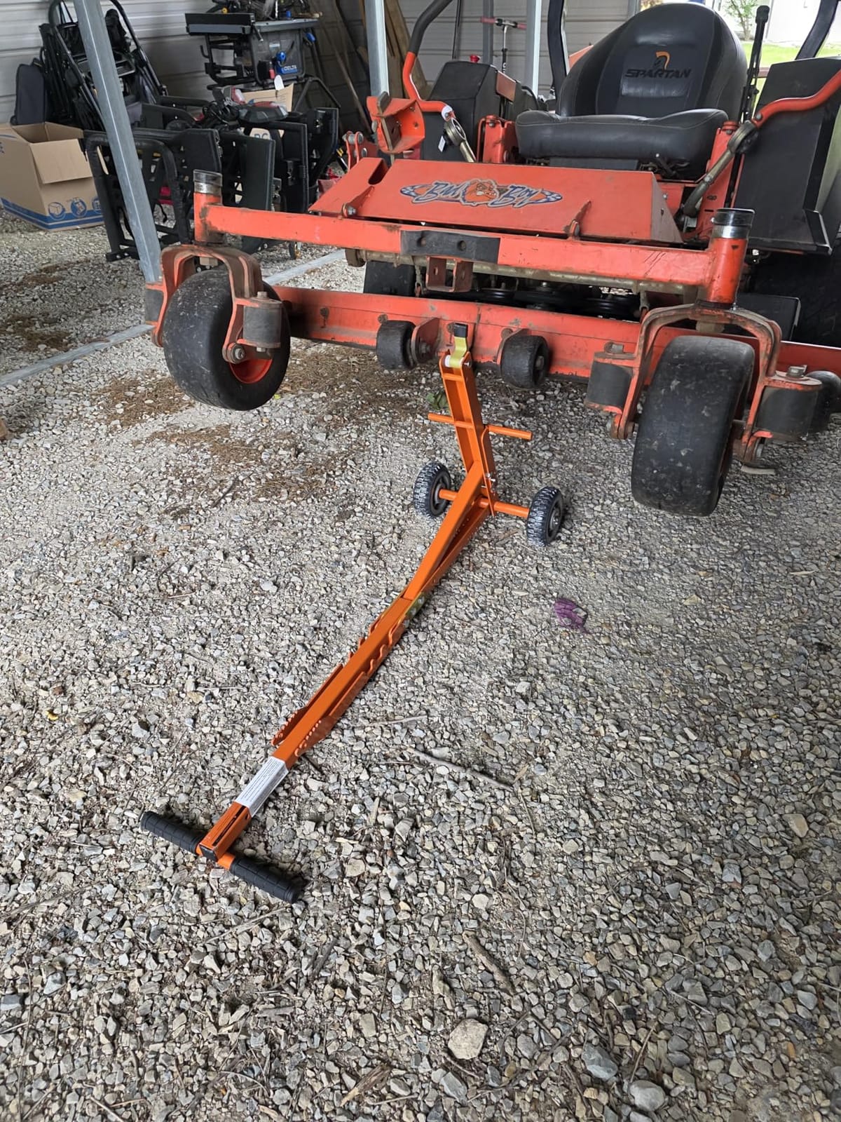 Lawn Mower Lift, 800 lb Capacity Zero Turn Mower Lift, Orange customer photo 2