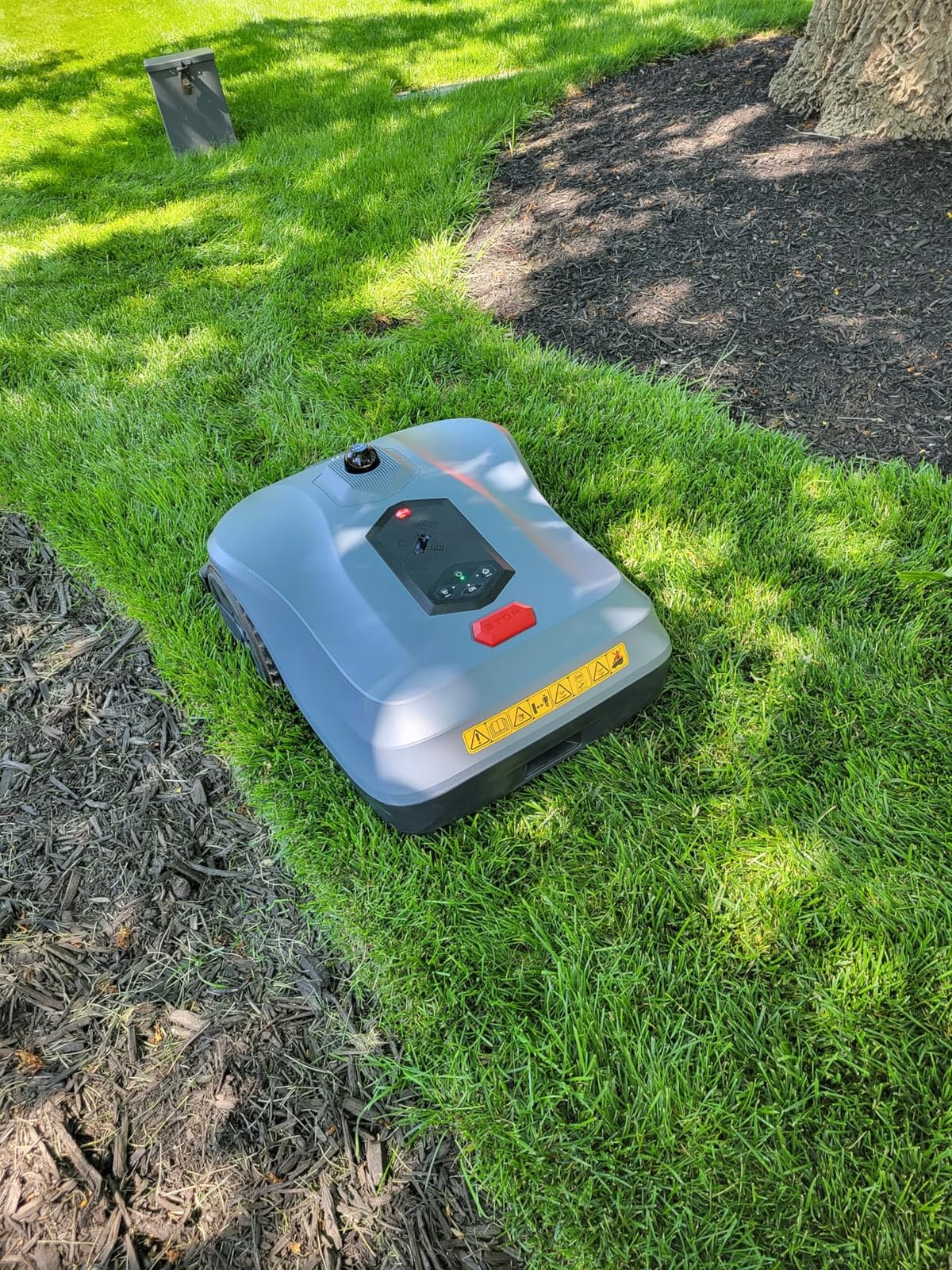 Neomow X SE 360° 3D LiDAR Navigation Robot Lawn Mower for 0.75 Acre customer photo 1