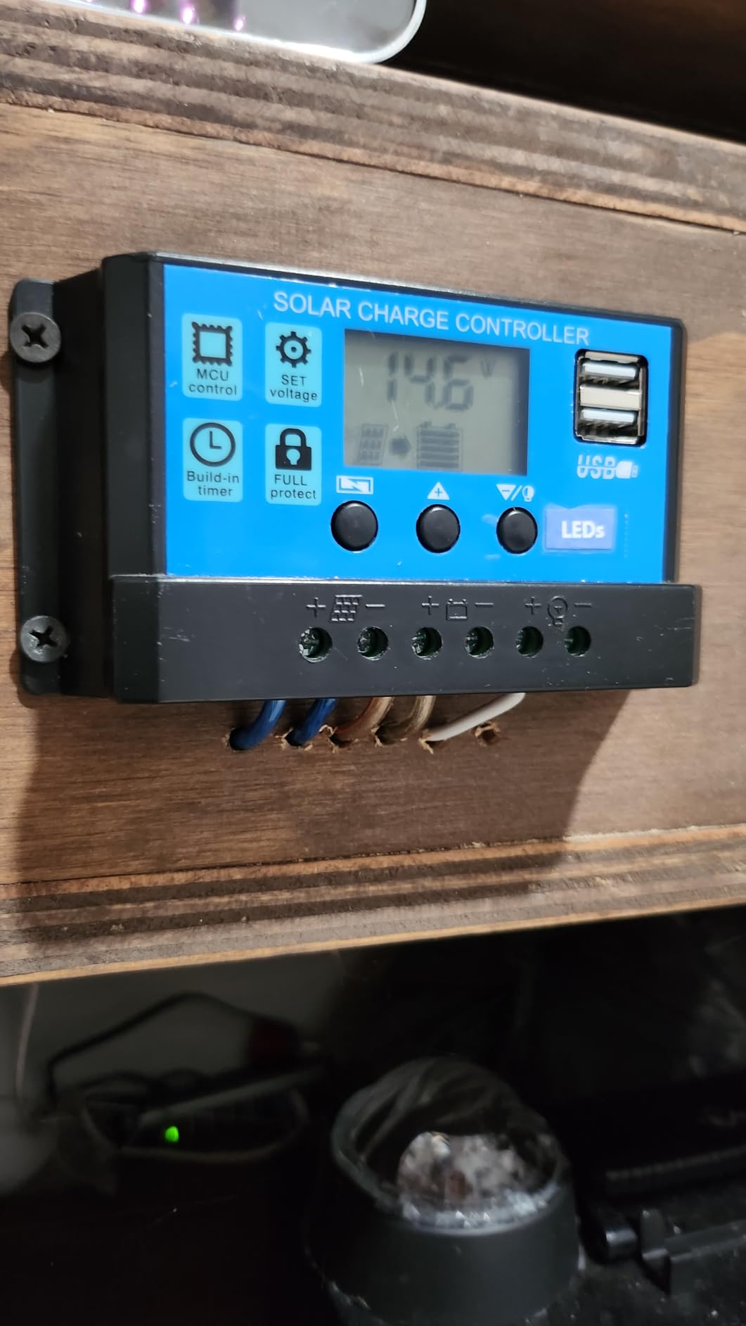 100A MPPT Solar Charge Controller with Auto Parameter LCD Display customer photo 1