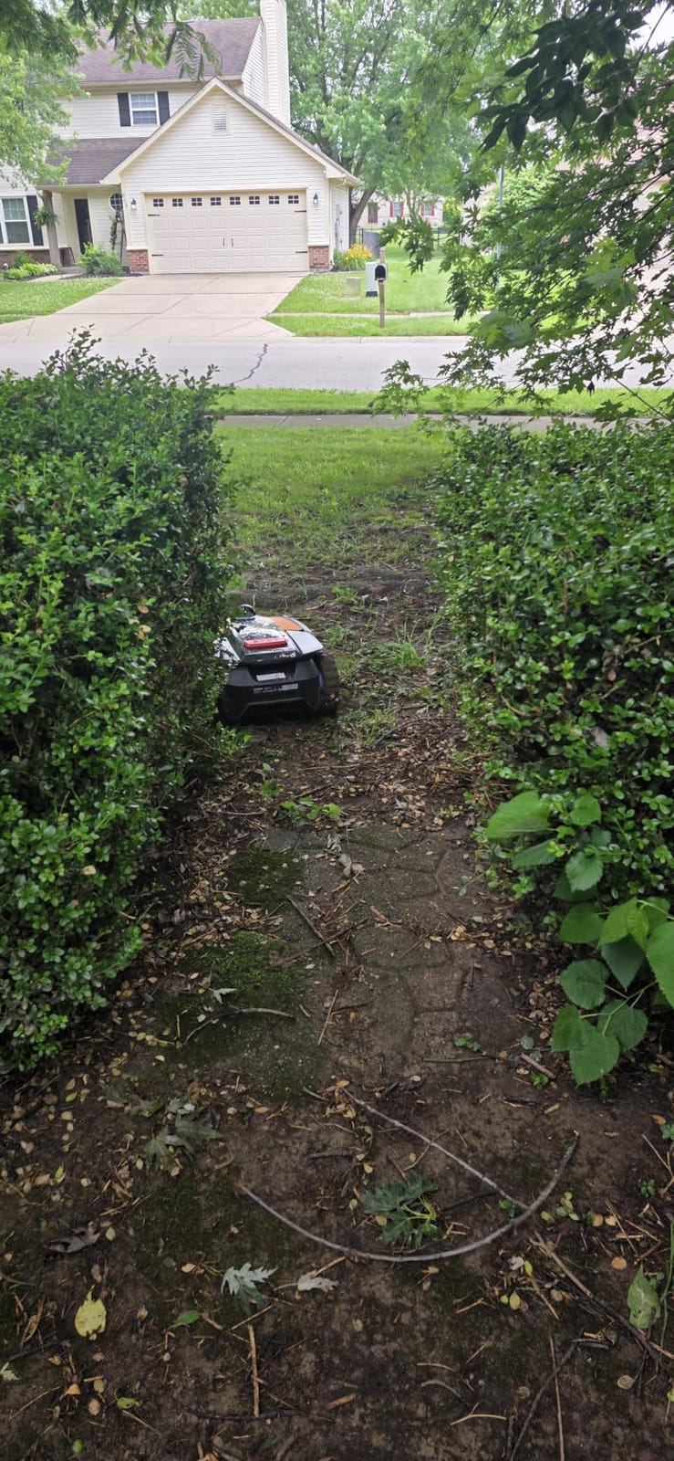 Sunseeker S4 Robot Lawn Mower, 3D LiDAR, Vision AI, 0.25 Acre, Wire-Free customer photo 1