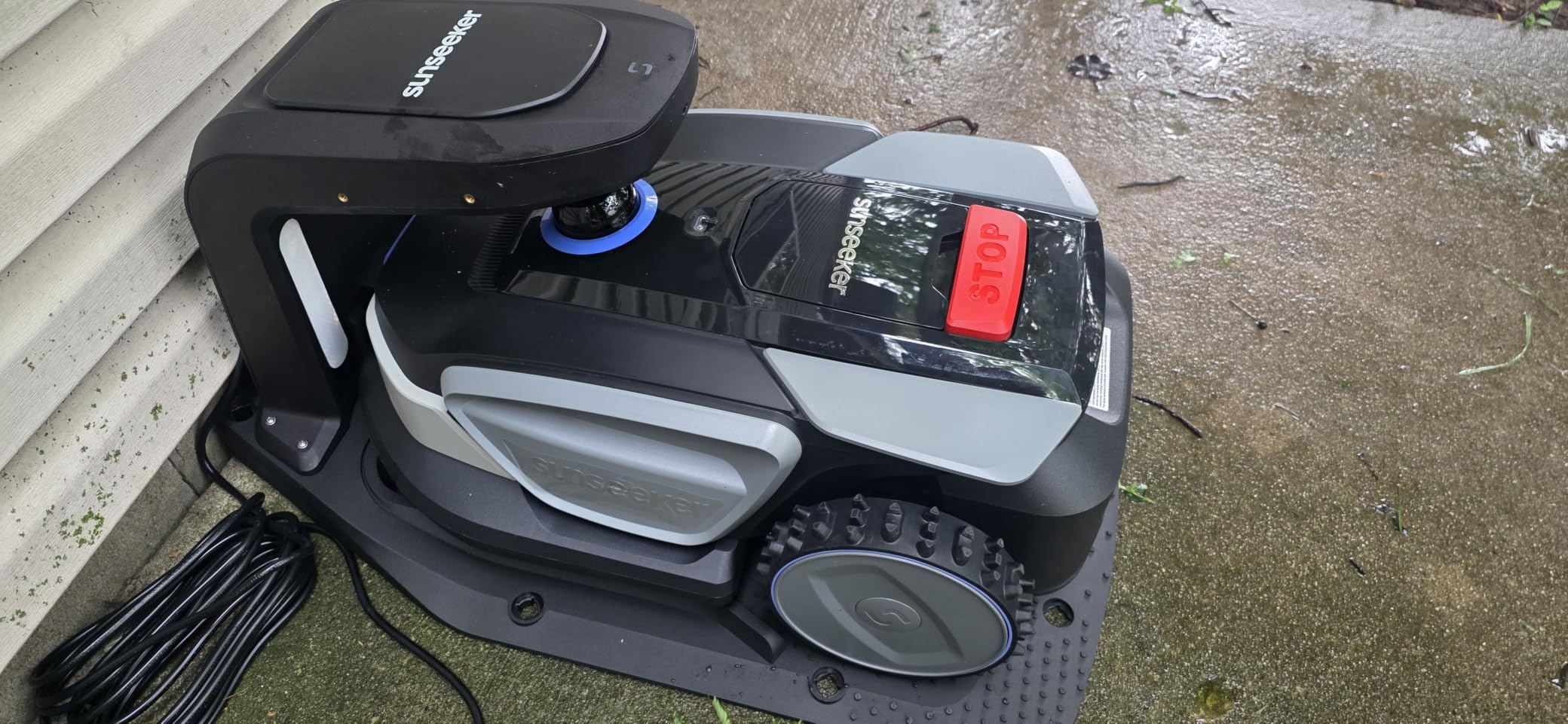 Sunseeker S4 Robot Lawn Mower, 3D LiDAR, Vision AI, 0.25 Acre, Wire-Free customer photo 2