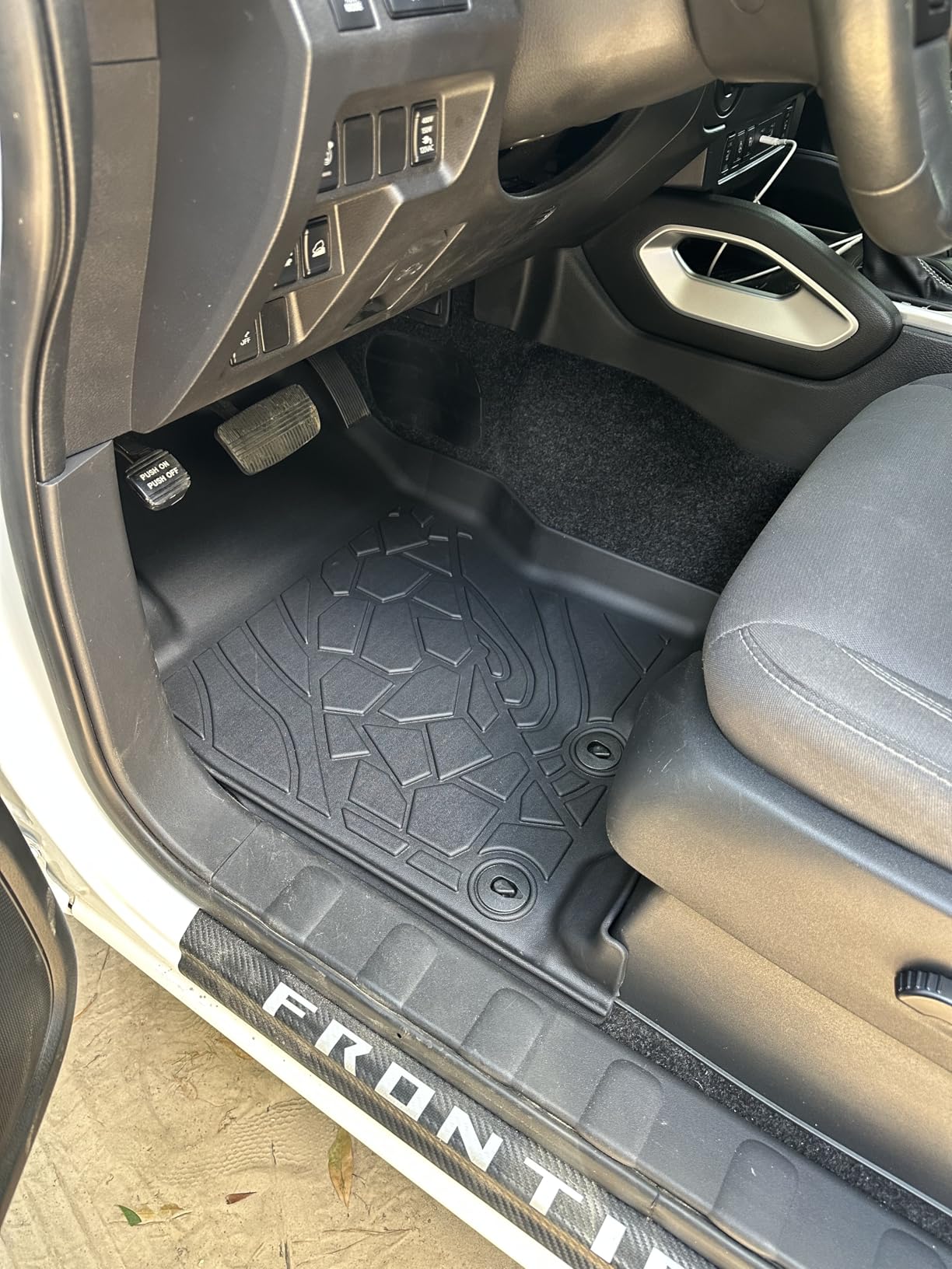 Floor Mats for 2025 2026 Nissan Kicks Accessories customer photo 2
