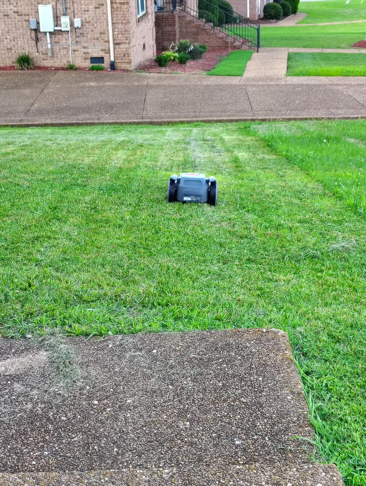ANTHBOT M5 Robot Lawn Mower 1/8 Acre, Dual Vision+Full-Band RTK Robotic Lawnmower, No Perimeter Wire, App Control Obstacle Avoidance, 45% Slope, Cutting Height, Multi-Zone Mapping customer photo 1