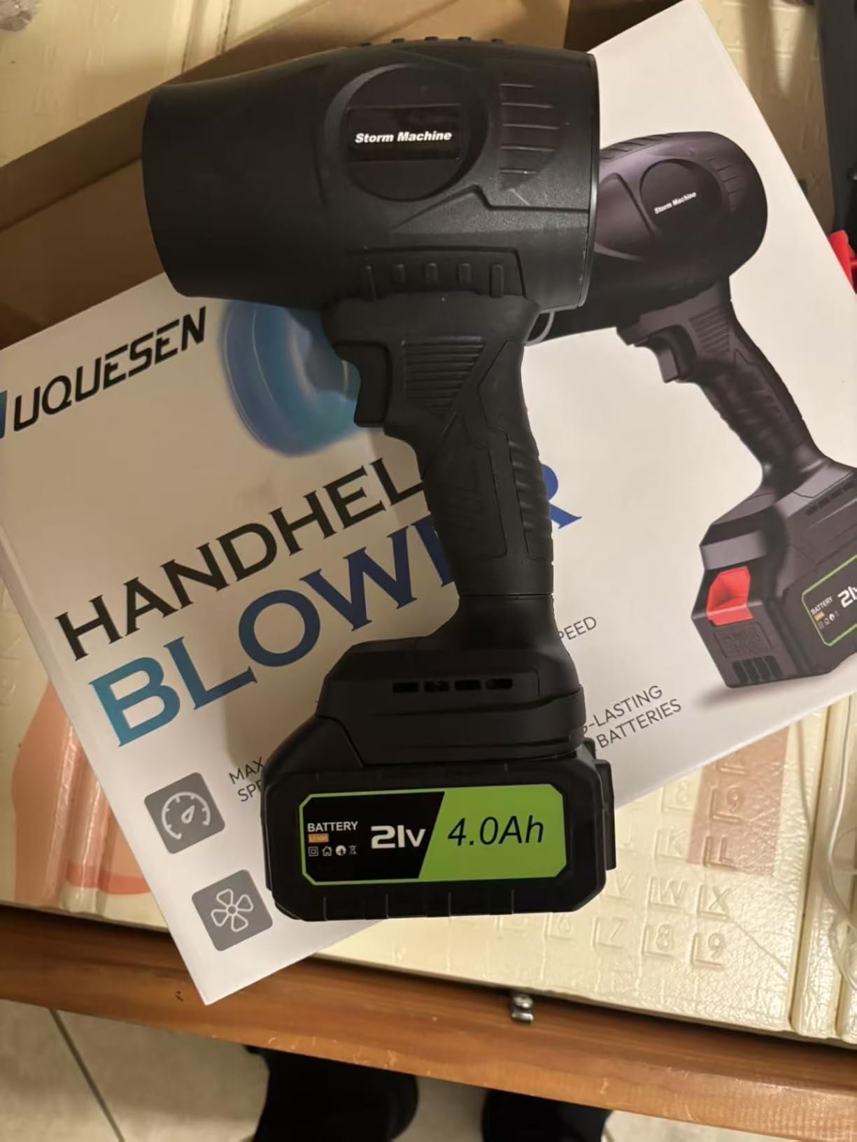 YUQUESEN Cordless Leaf Blower, 980,000 RPM Handheld Leaf Blower with 2 Batteries & Charger, Lightweight Leaf Blowers for Patio, Lawn, Leaves, Dust - Bright Green customer photo 2