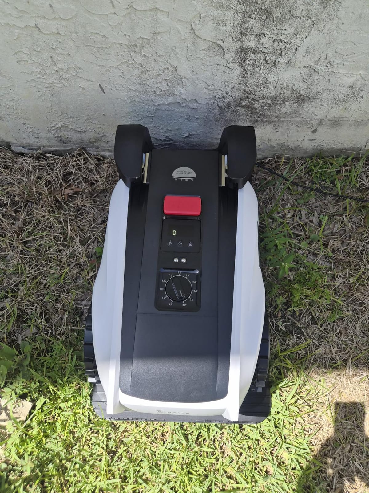 ECOVACS Goat O1000 RTK Care Robot Lawn Mower, RTK Navigation, 1/4 Acre customer photo 1