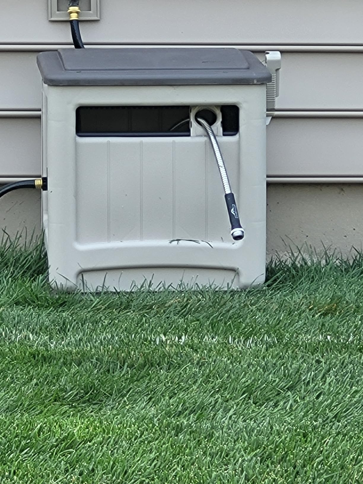 Suncast Swivel Smart Trak Hose Hideaway, 225 Foot x 5/8 Inch Garden Hose Reel with Smart Trak Guide & Swivel Base, Dove Gray/Cyberspace customer photo 2