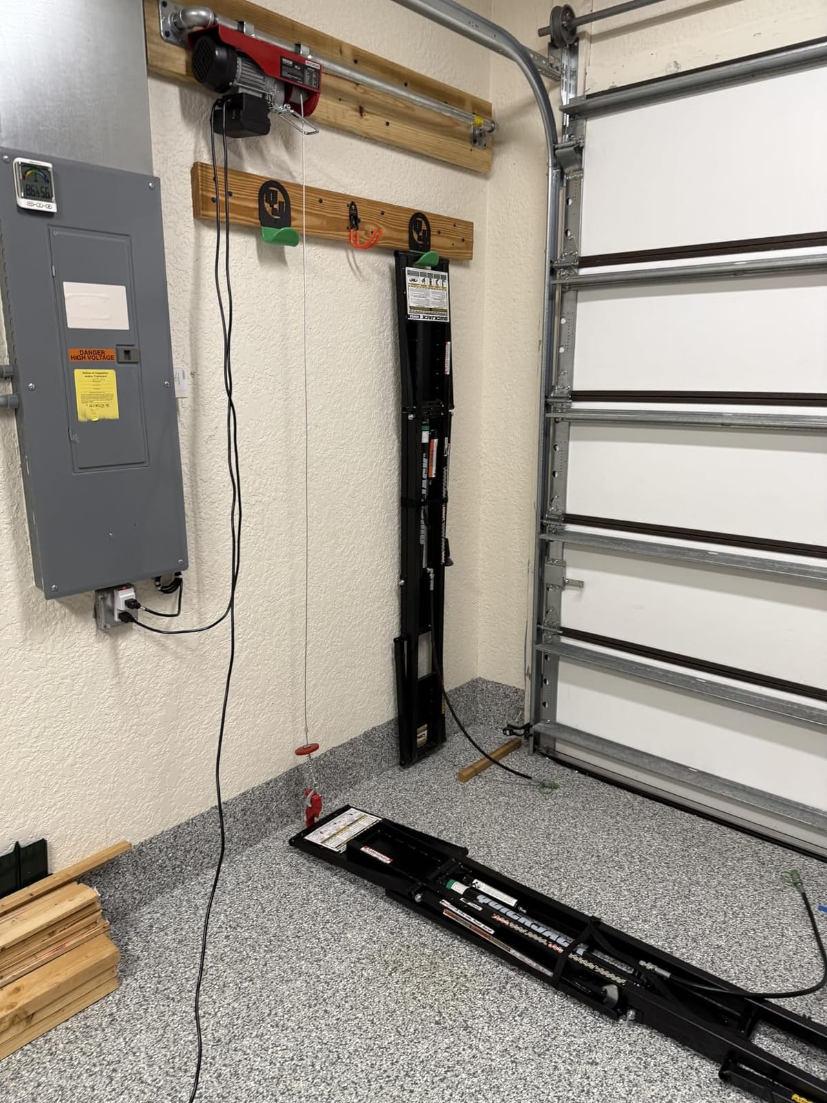 VEVOR 6000 lbs Electric Chain Hoist 30 ft Lift Three-Phase Overhead Crane, Double G100 Chain with 328 ft Wireless & 27 ft Wired Remote Control, 208-240V/440-480V, for Factories, Warehouses, Garages customer photo 2