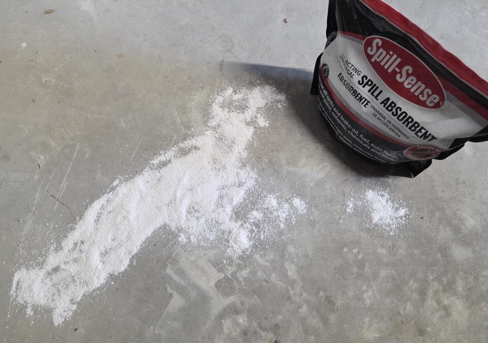 Oil Dry Absorbent Granules for Concrete and Driveway, 4 lb customer photo 1