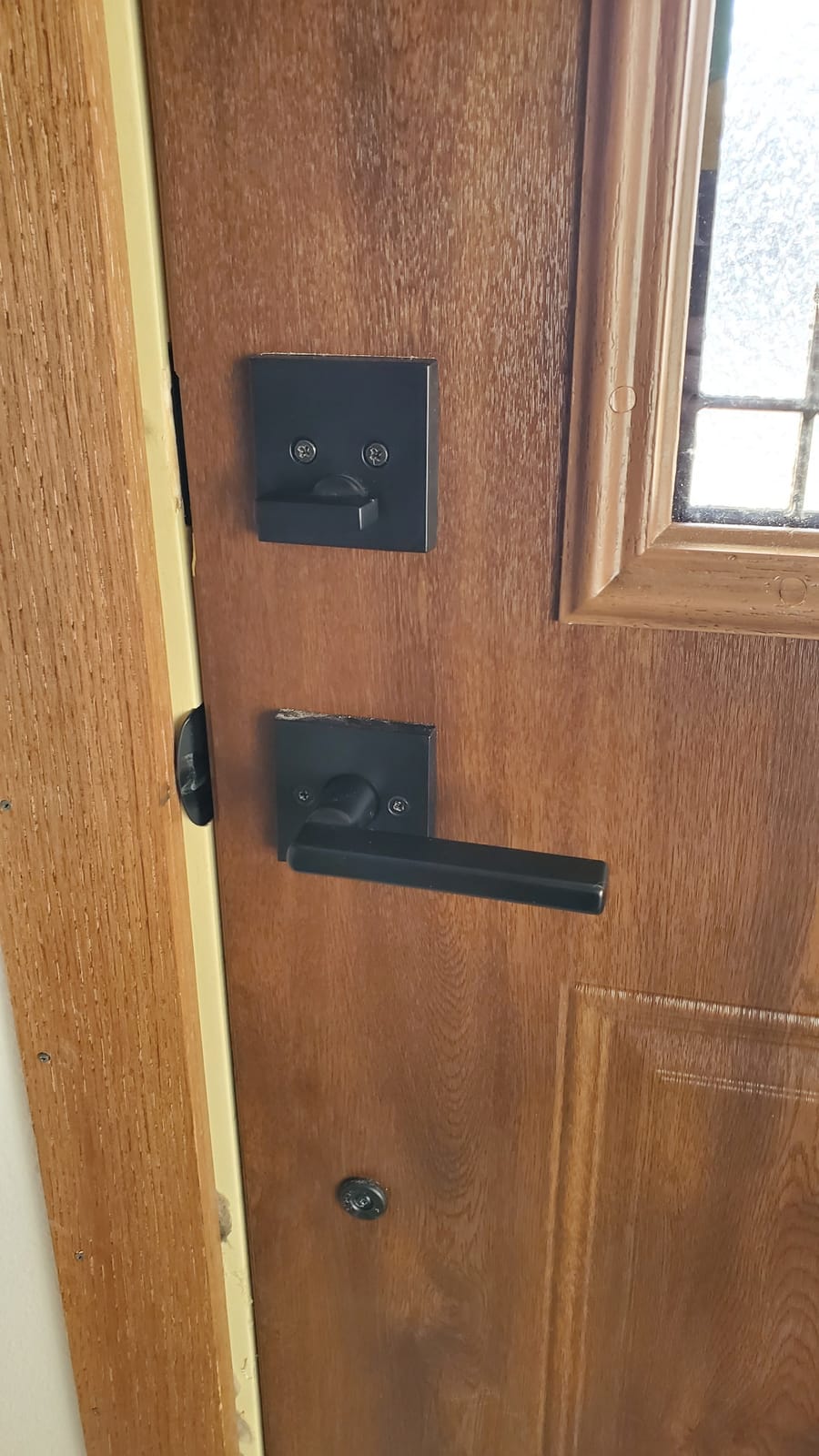 Kwikset San Clemente Front Door Lock Handle and Deadbolt Set, Entry Door Handleset Exterior with Interior Reversible Lever, Matte Black, Pick Resistant SmartKey Rekey Deadbolt Security customer photo 1