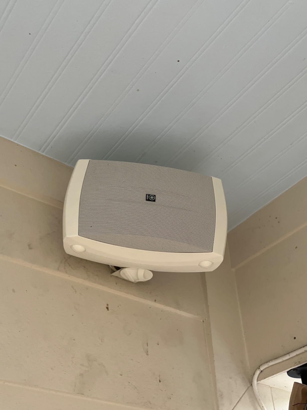 Yamaha Audio NS-AW150W 2-Way Indoor/Outdoor Speakers (Pair, White) customer photo 1