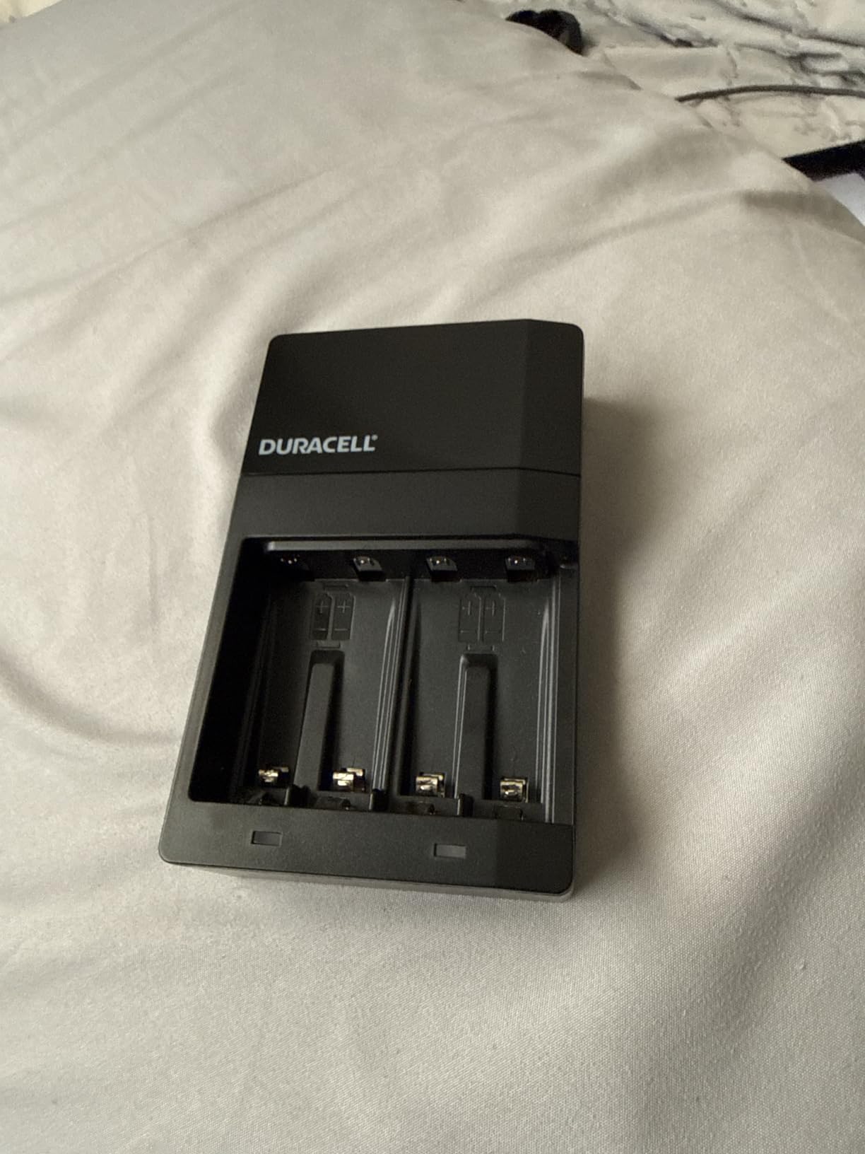 Duracell Ion Speed 1000-Battery-Charger for AA and AAA-Batteries, Includes 4 Pre-Charged AA-Rechargeable-Batteries, for Household and Business Devices customer photo 2