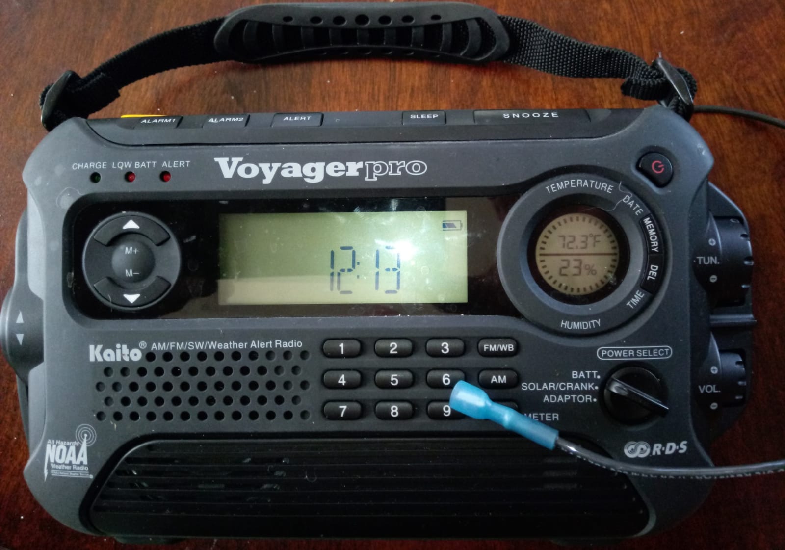 Kaito Voyager Pro KA600 Digital Solar Dynamo Hand Crank AM/FM/LW/SW & NOAA Weather Emergency Radio with Flashlight, Reading Lamp,Smart Phone Charger & RDS and Real-Time Alert, with AC Adapter, Black customer photo 2