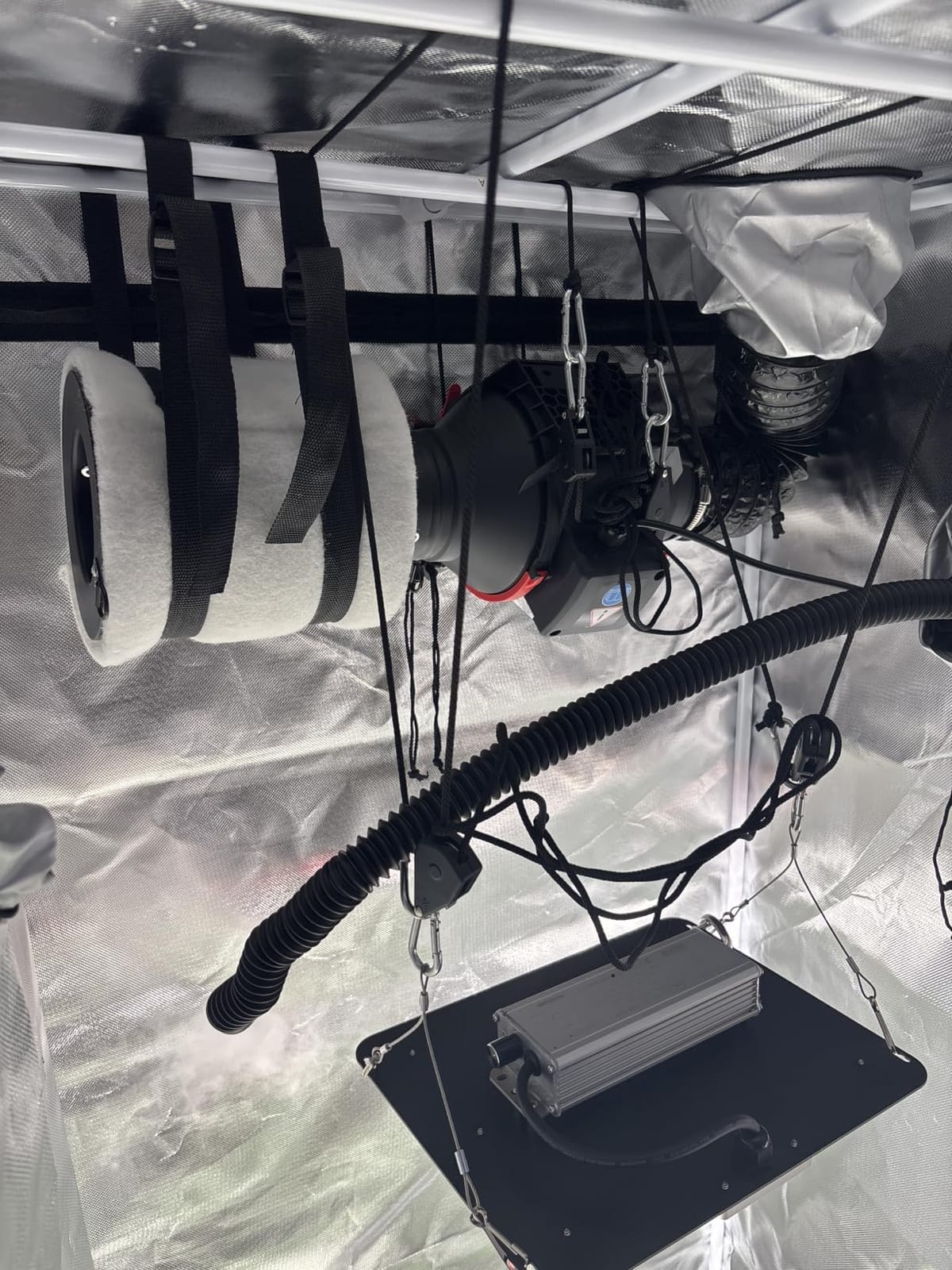 Upgrade Integrated Auto 2'X2' Grow Tent Kit Complete System, S1000 LED Grow Light, Grow Tent with 4“Ventilation Kit, Inline Fan&Carbon Filter, Irrigation Kit, Humidifier and Clip Fan customer photo 2