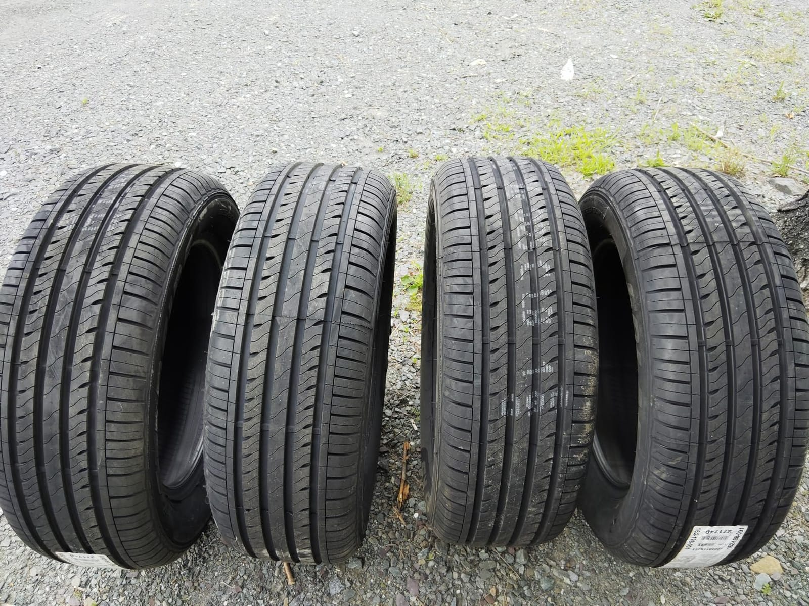 Starfire Solarus AS All-Season 225/65R17 102H Tire customer photo 2
