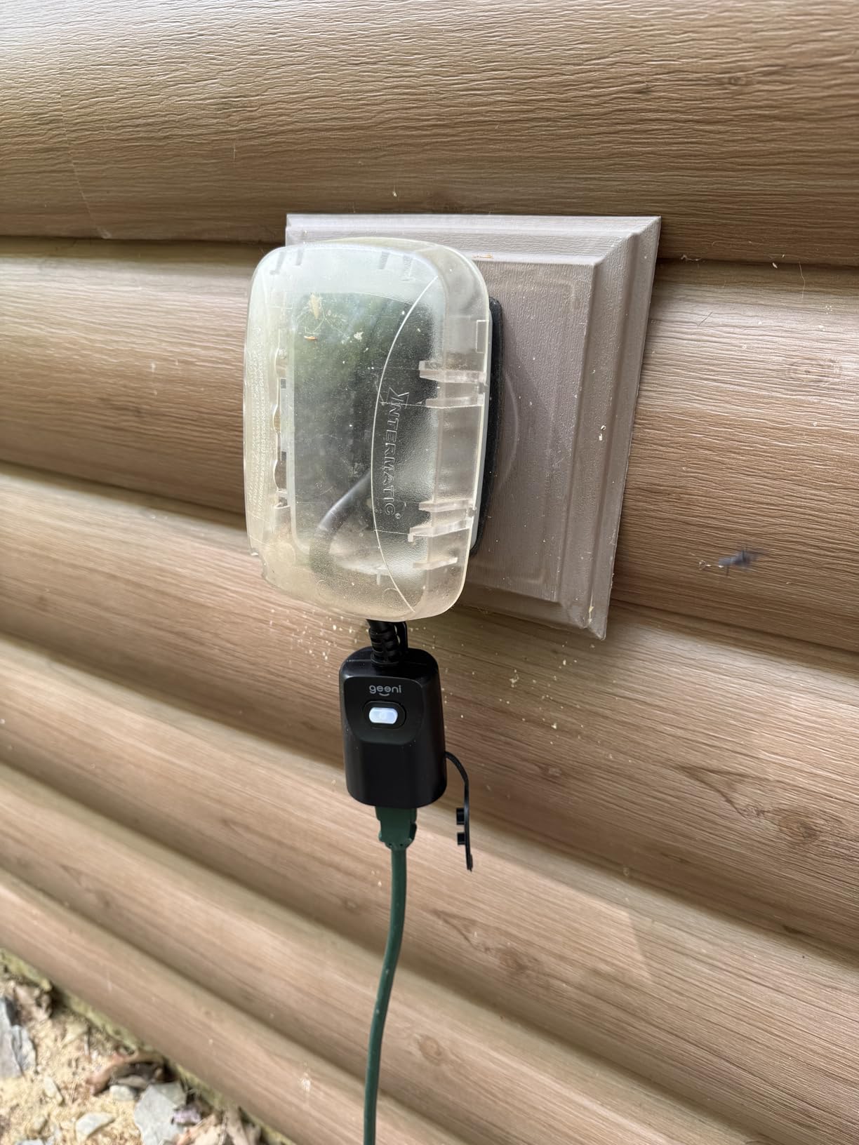 Geeni Outdoor Duo Wi-Fi Smart Plug, Weatherproof Dual Socket, Wireless Remote Control, Works with Alexa & Google Home, 2 Outlets customer photo 2
