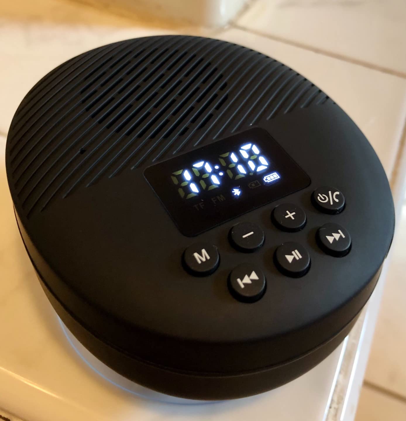 AGPTEK Bluetooth 5.4 Shower Radio Speaker, Waterproof Bathroom FM Radio customer photo 2