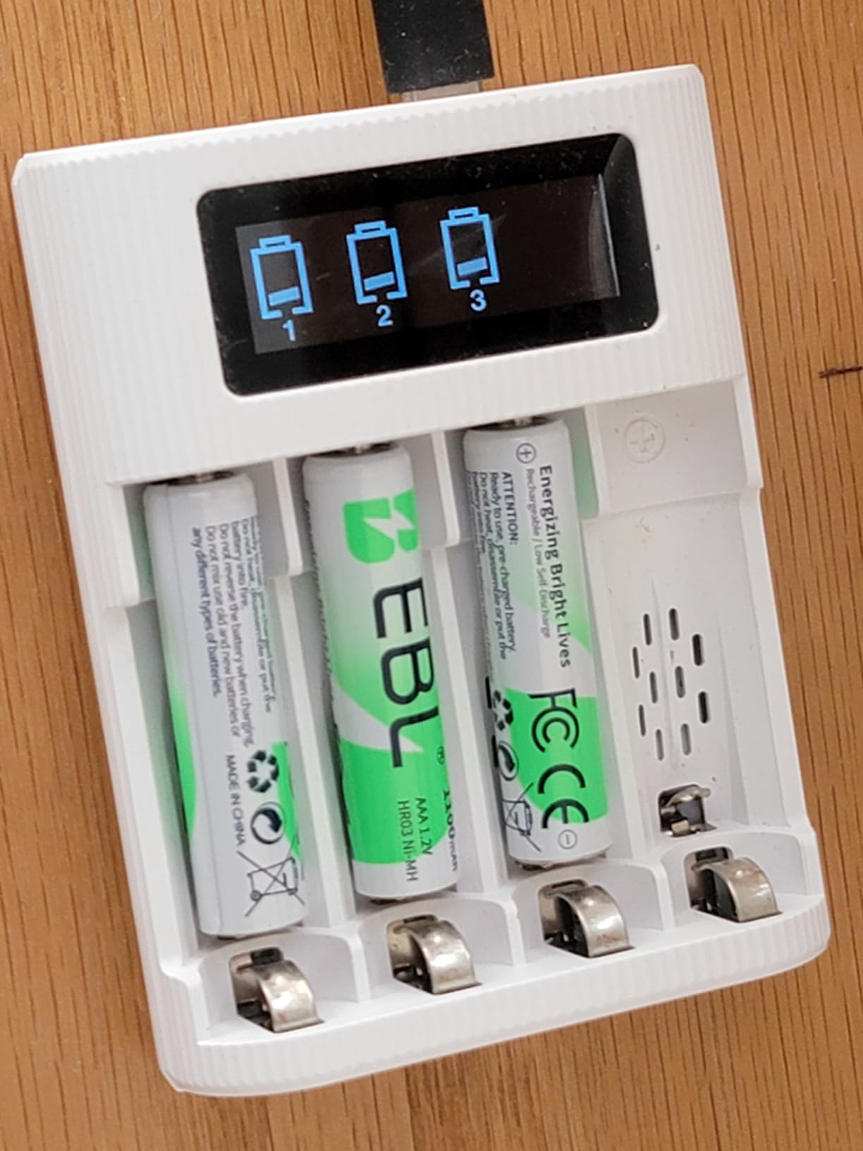 EBL LCD Battery Charger for AA AAA NiCD NiMH Rechargeable Battery 4 Bay customer photo 2